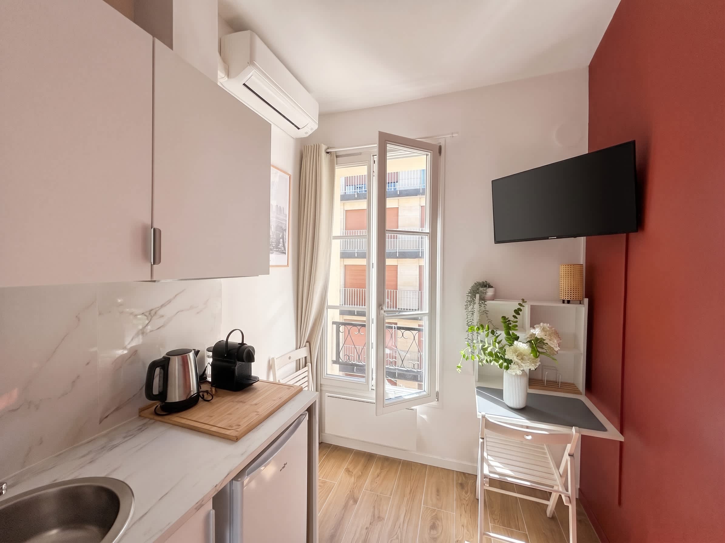New 835 Suite Sienna - Cosy Apartment Paris Center — Paris, Île-de-France — vacation rental