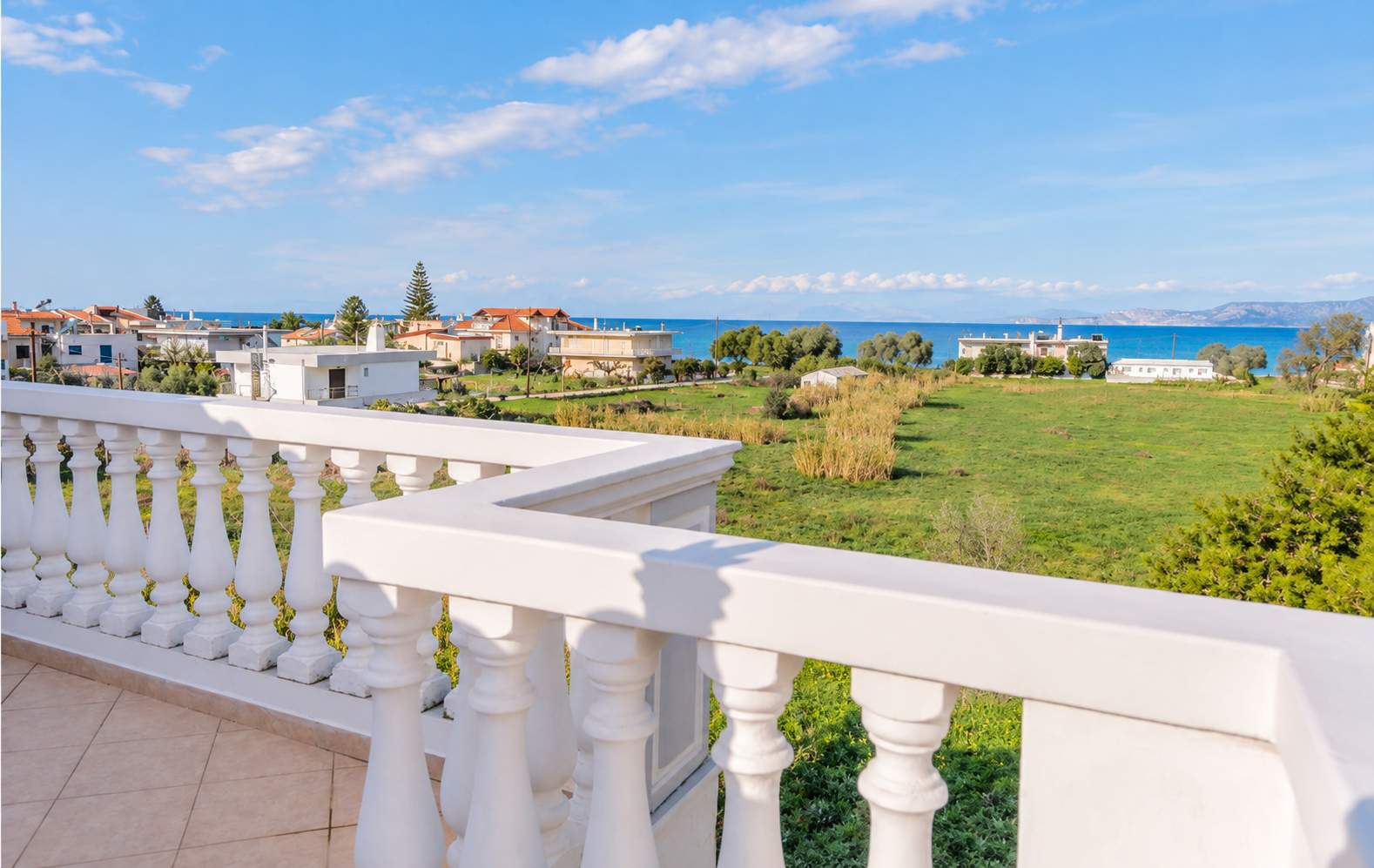 Villa Luna, Sea Views & Open Skies in Kato Assos — Kato Assos, Peloponnese — vacation rental