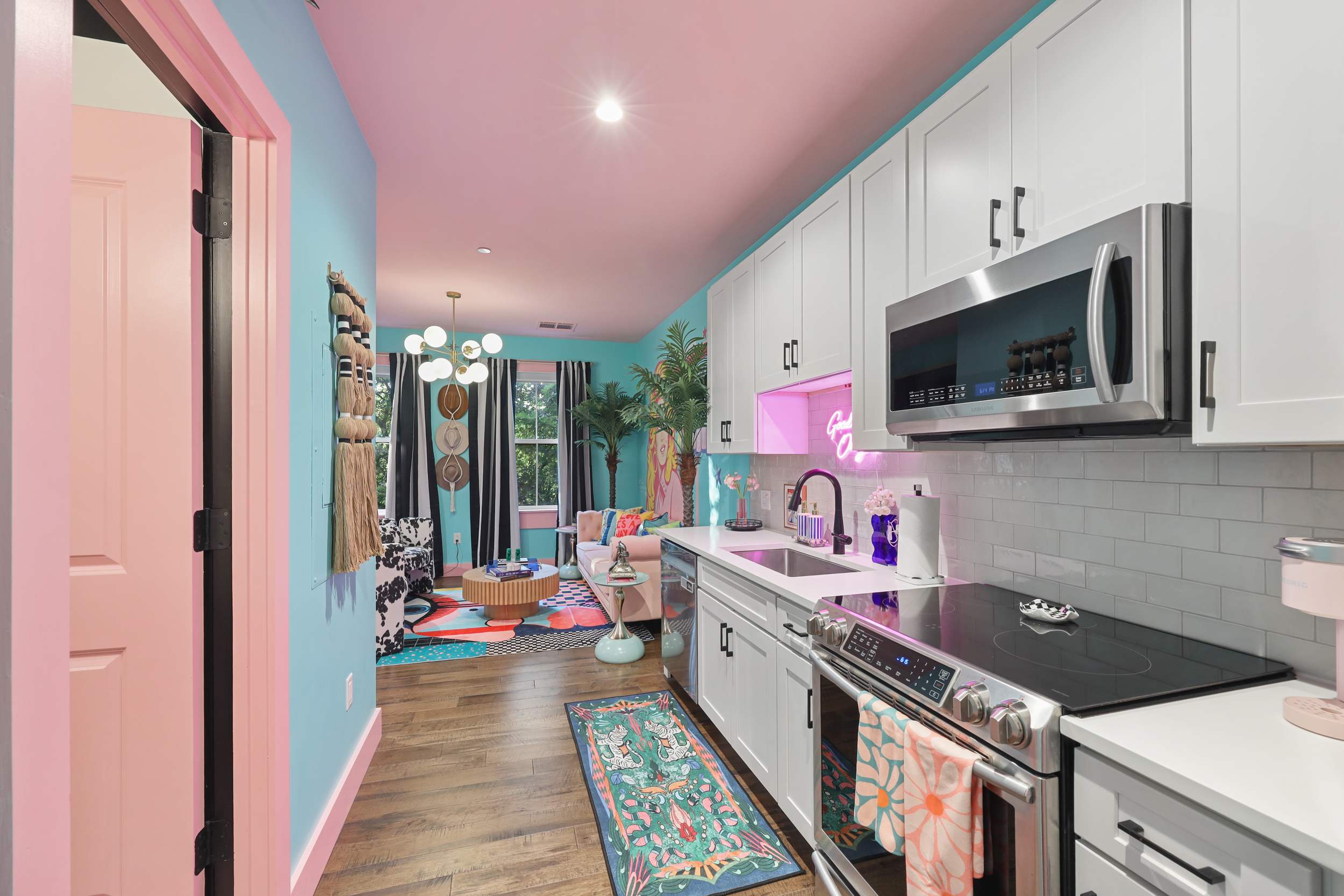 Pink Cowgirl Pad · Sleeps 6 · Midtown Nashville