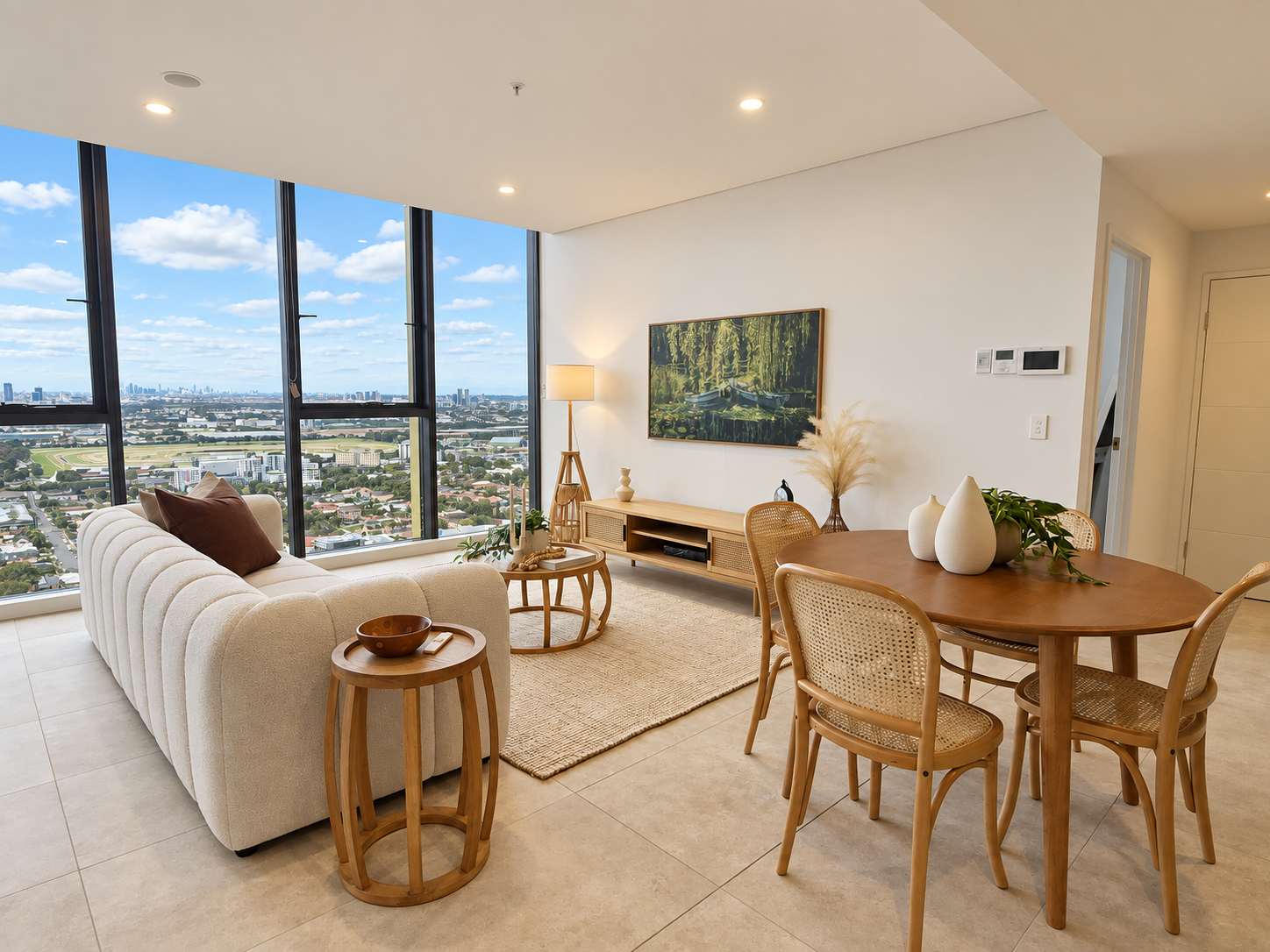 Top-Floor City View Apt | Pool & River Views photo 2