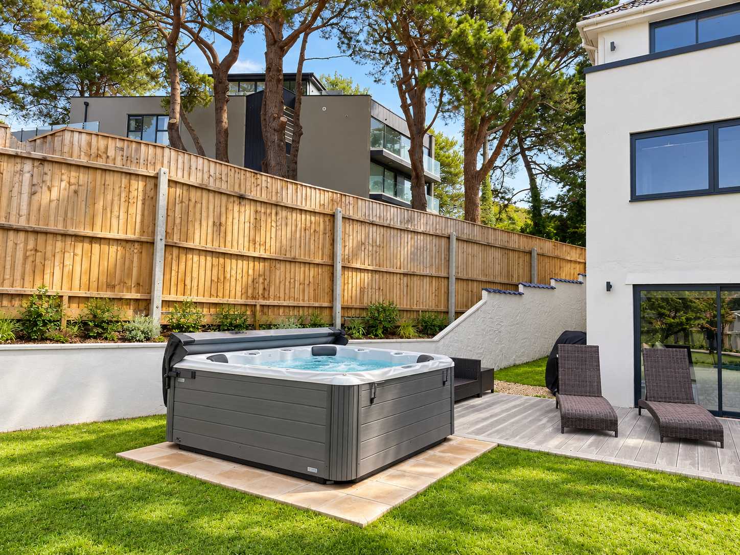 High Tides Elegant 5-Bed Villa & Hot Tub Sandbanks in 48A Banks Road BH13 7QF - Property image 32 - VivreStays