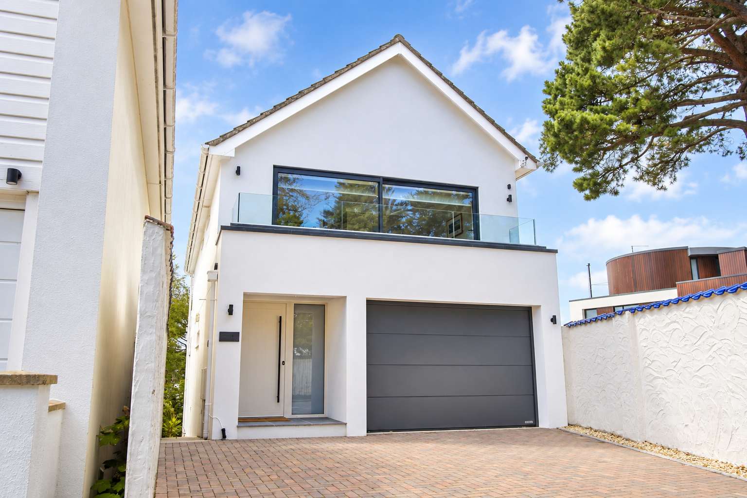 High Tides Elegant 5-Bed Villa & Hot Tub Sandbanks serviced apartment - Sandbanks - VivreStays