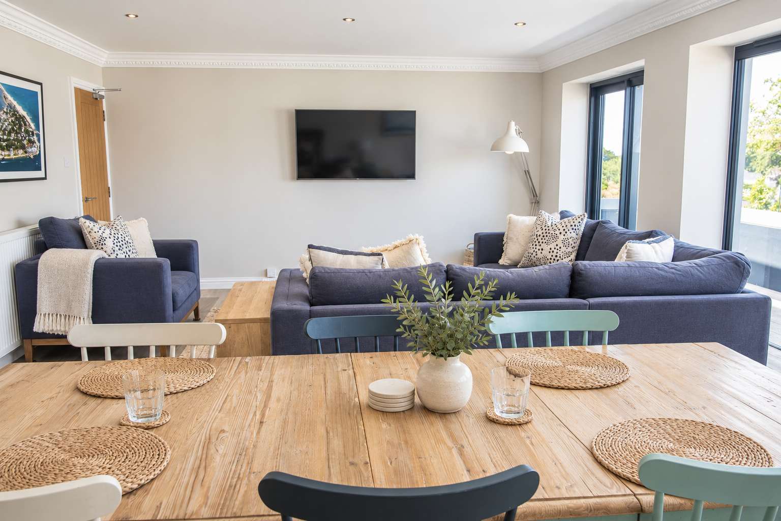 High Tides Elegant 5-Bed Villa & Hot Tub Sandbanks in 48A Banks Road BH13 7QF - Property image 10 - VivreStays