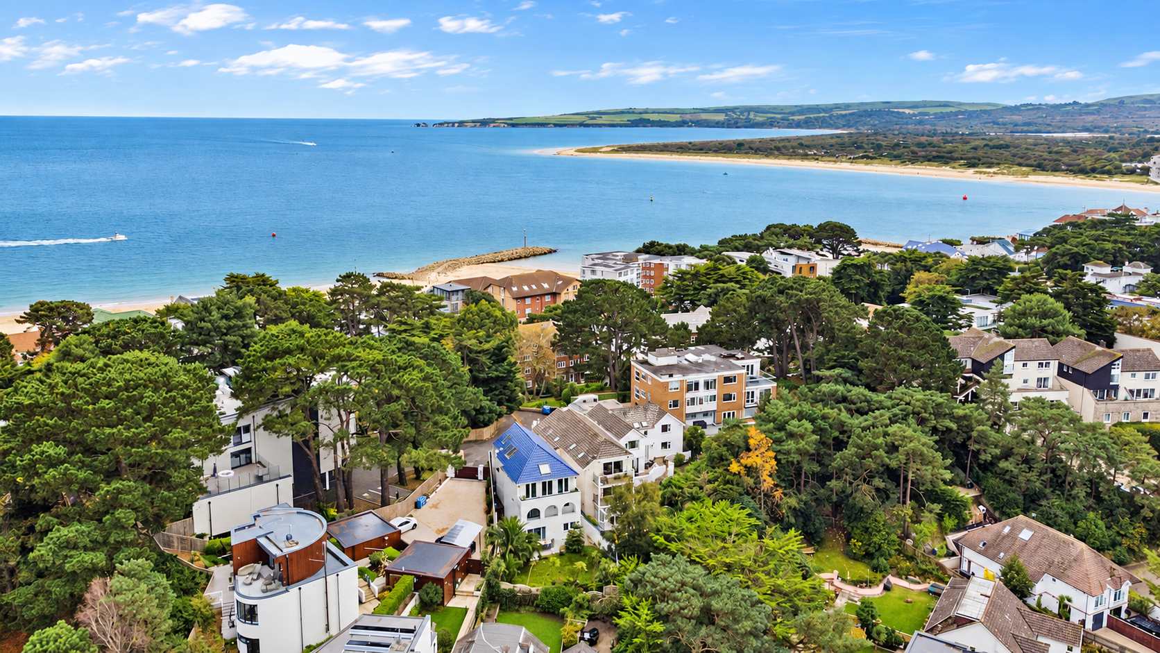 High Tides Elegant 5-Bed Villa & Hot Tub Sandbanks in 48A Banks Road BH13 7QF - Property image 33 - VivreStays