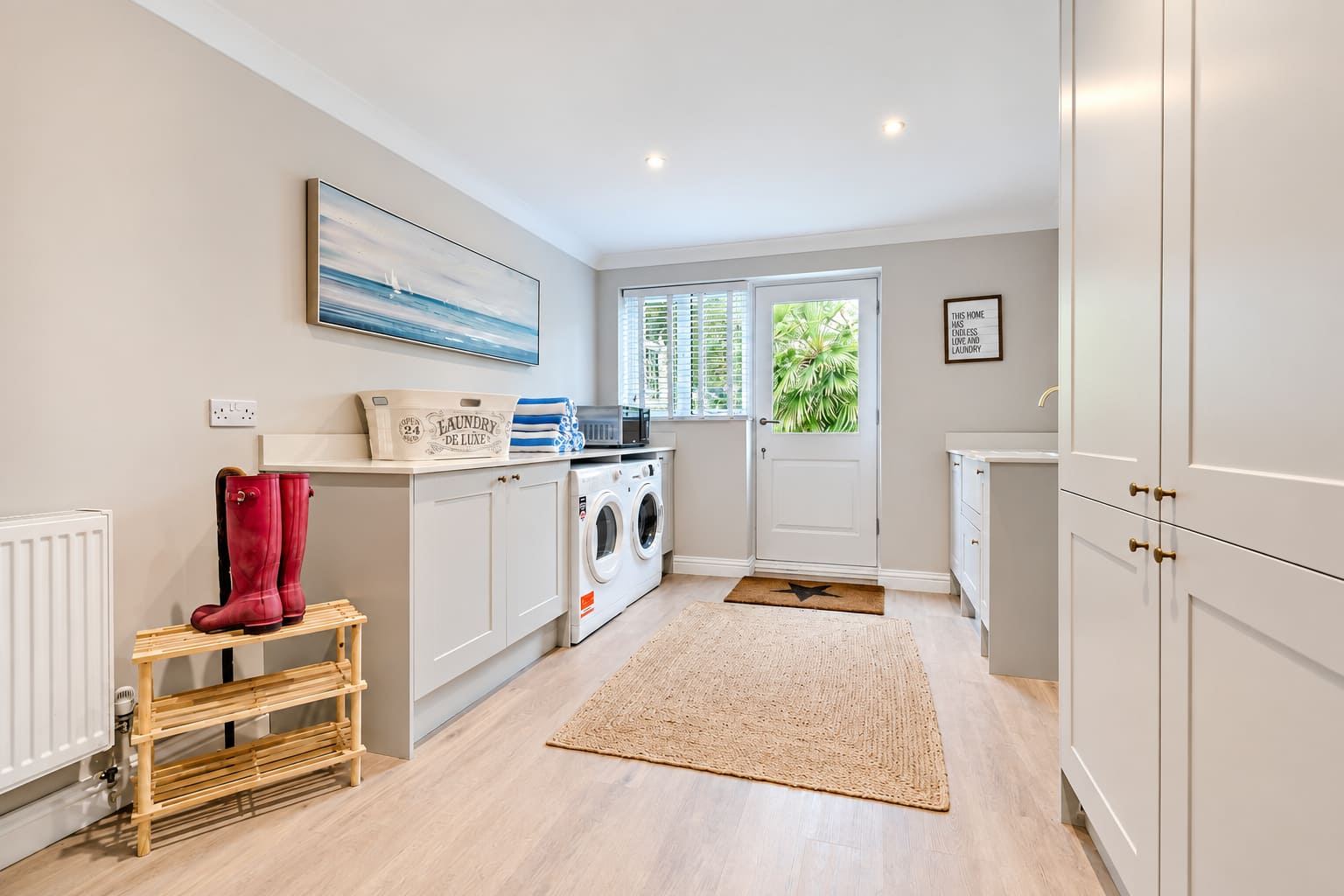 High Tides Elegant 5-Bed Villa & Hot Tub Sandbanks in 48A Banks Road BH13 7QF - Property image 26 - VivreStays