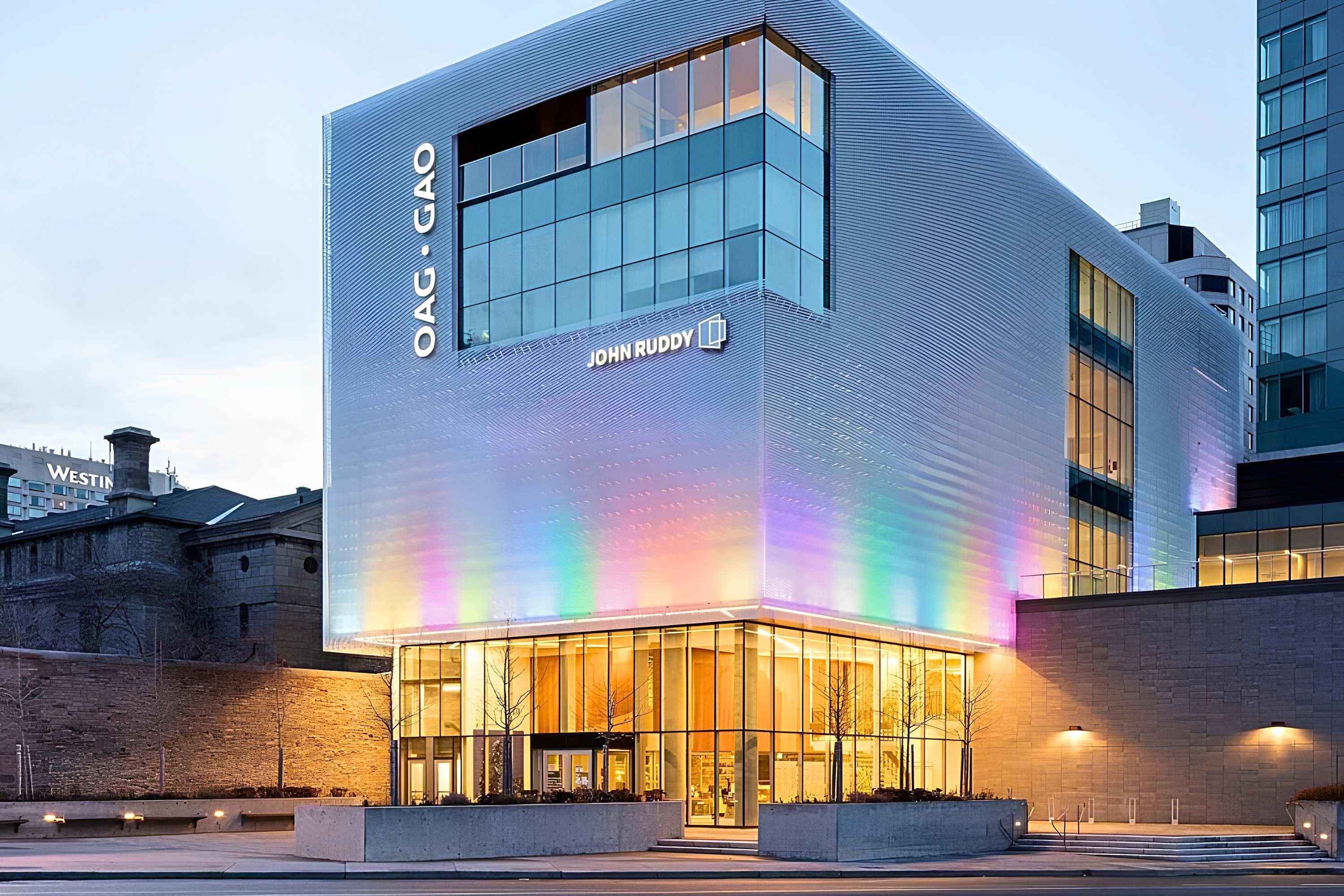 Conveniently located near the Ottawa Art Gallery and top sights