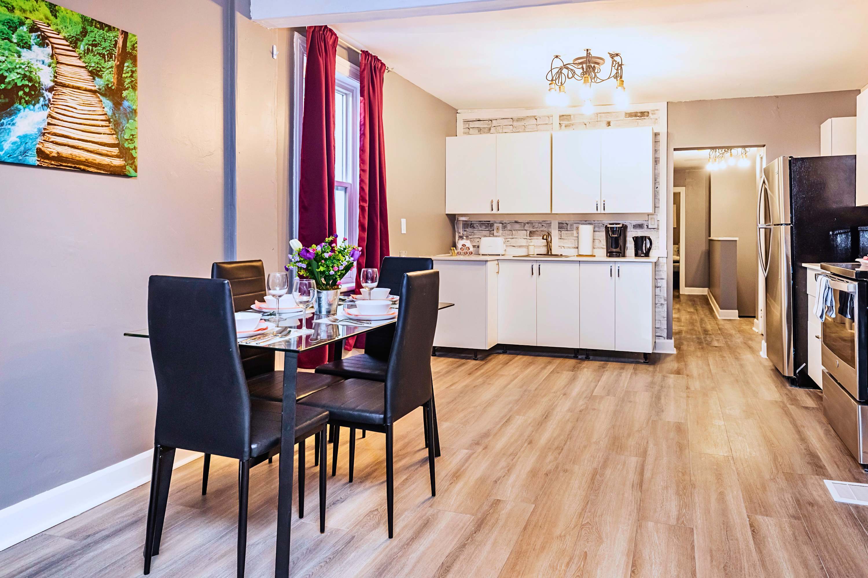 Dine in style: cozy seating for 4 with easy kitchen access