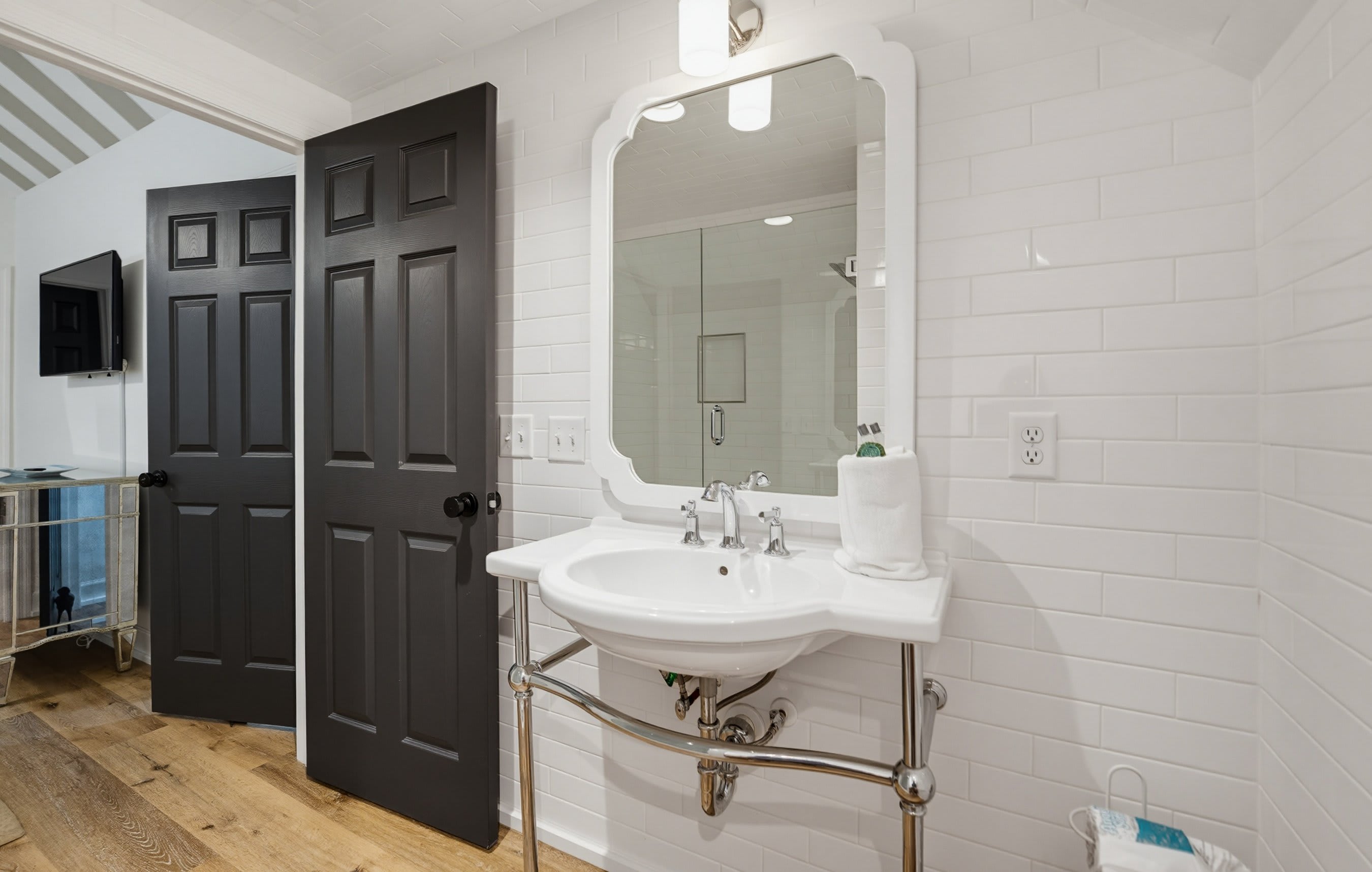 Guest Bedroom En Suite Bathroom with Shower