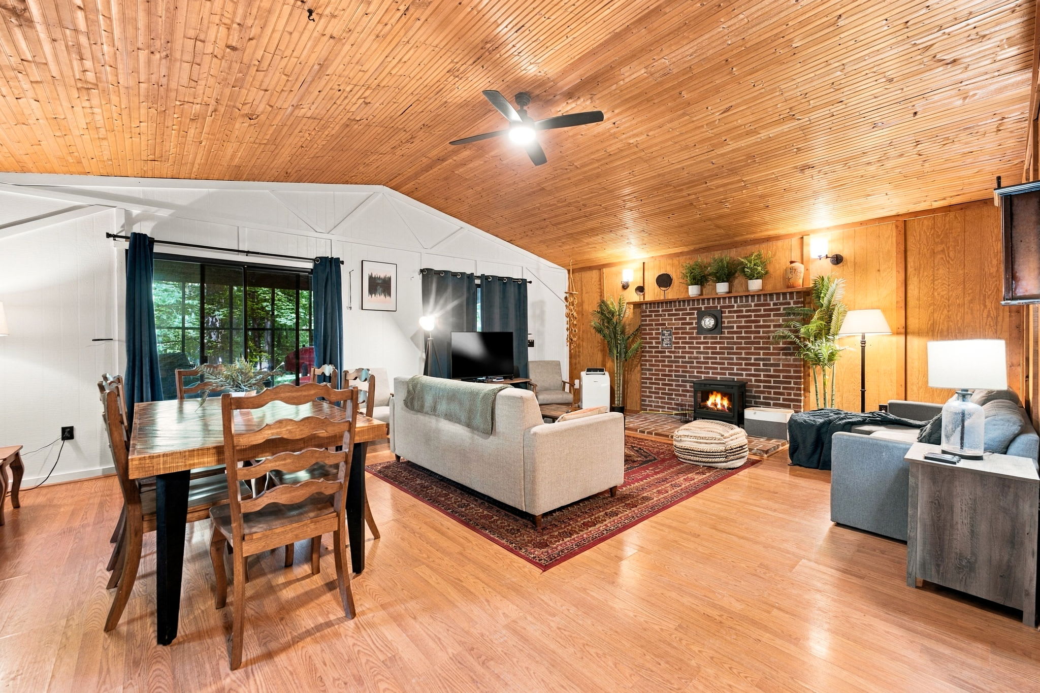 River Cabin w/ Hot Tub, Screened Porch & Fire Pit