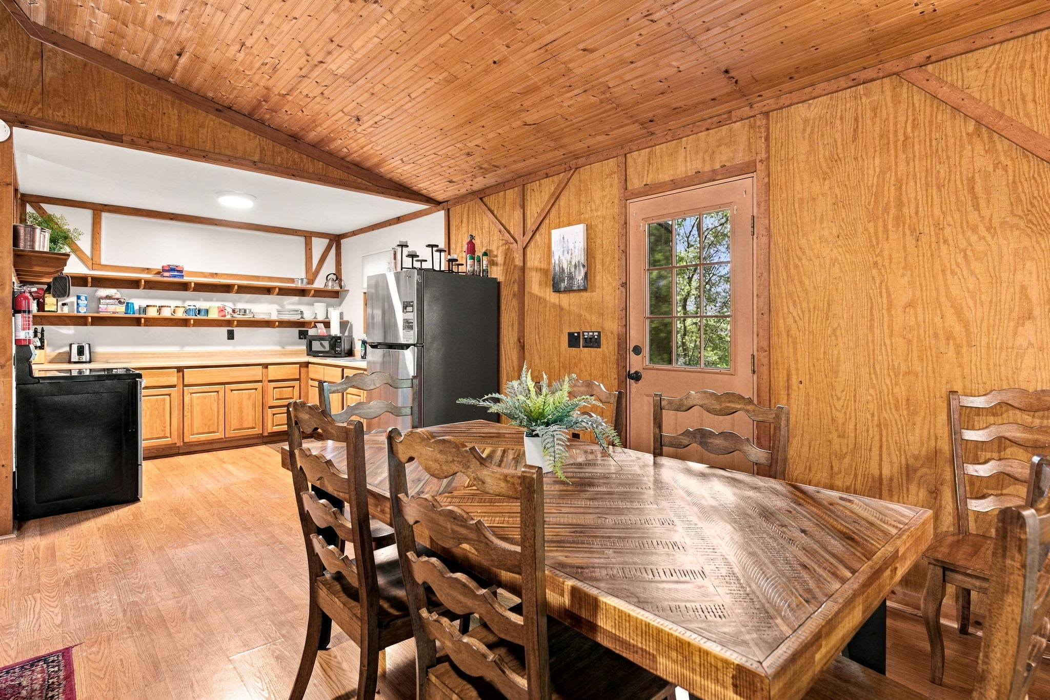 River Cabin w/ Hot Tub, Screened Porch & Fire Pit