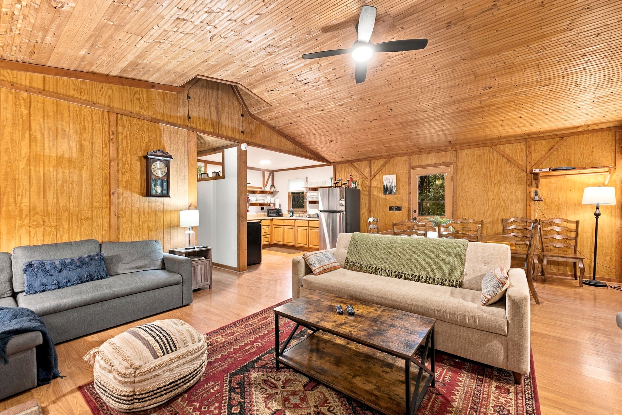 River Cabin w/ Hot Tub, Screened Porch & Fire Pit