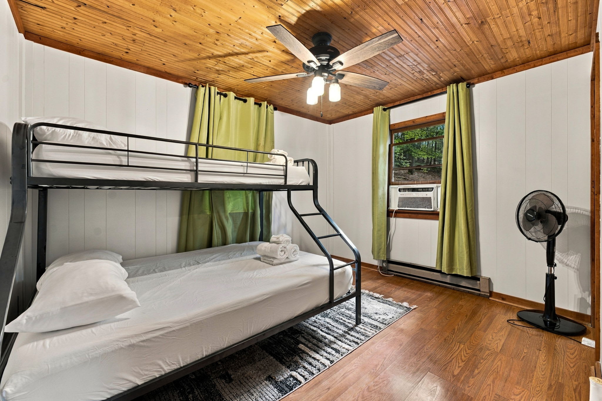 River Cabin w/ Hot Tub, Screened Porch & Fire Pit