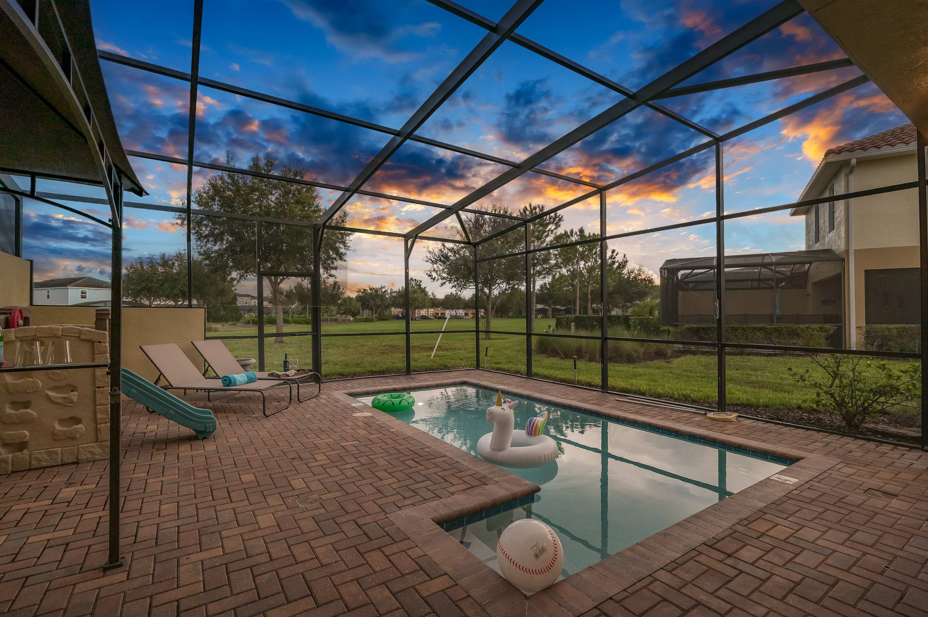 Private Heated Pool & Themed Rooms – Solterra Resort