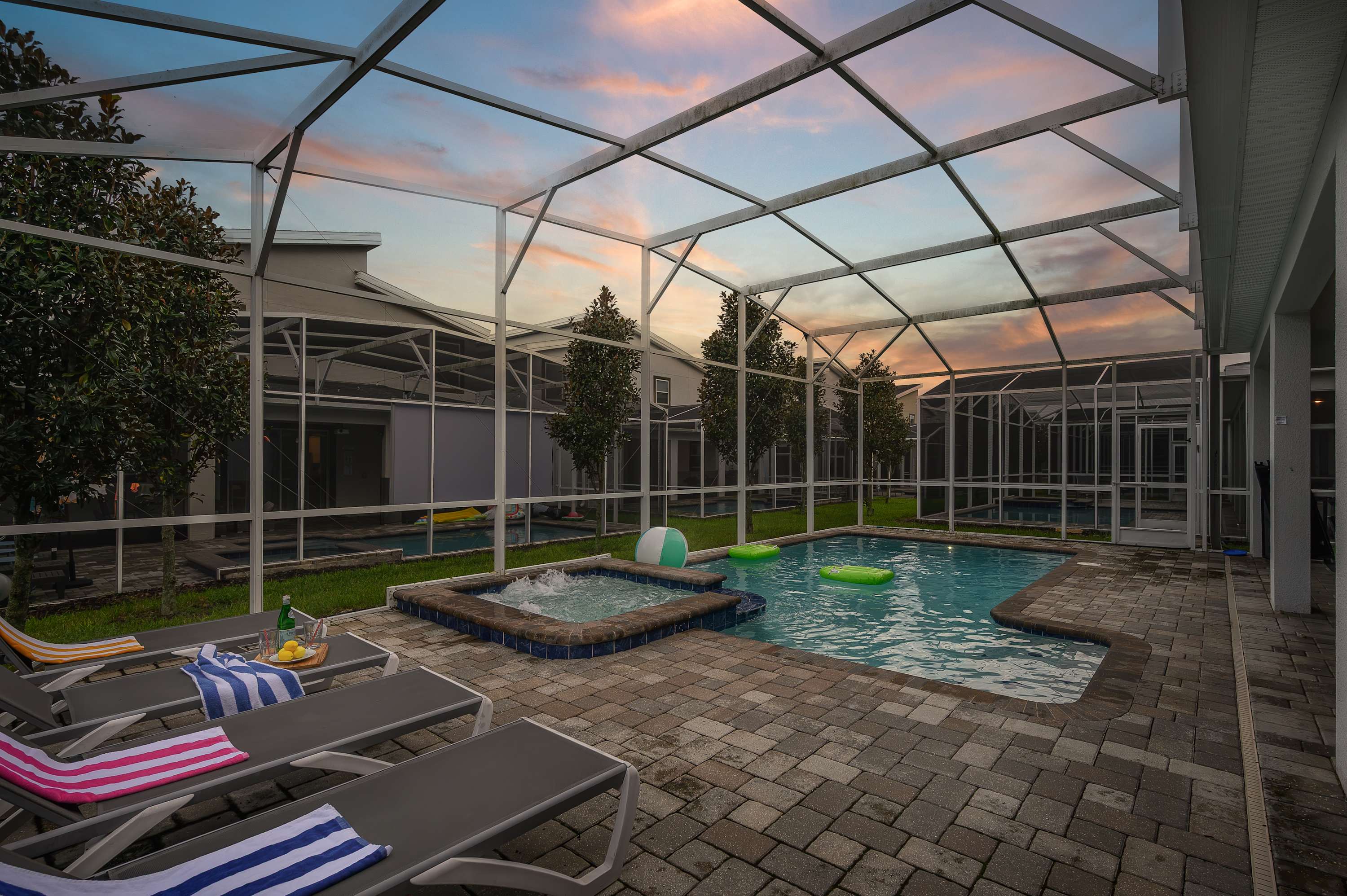 9BR Sleeps 26 – Private Pool & Spa Near Disney