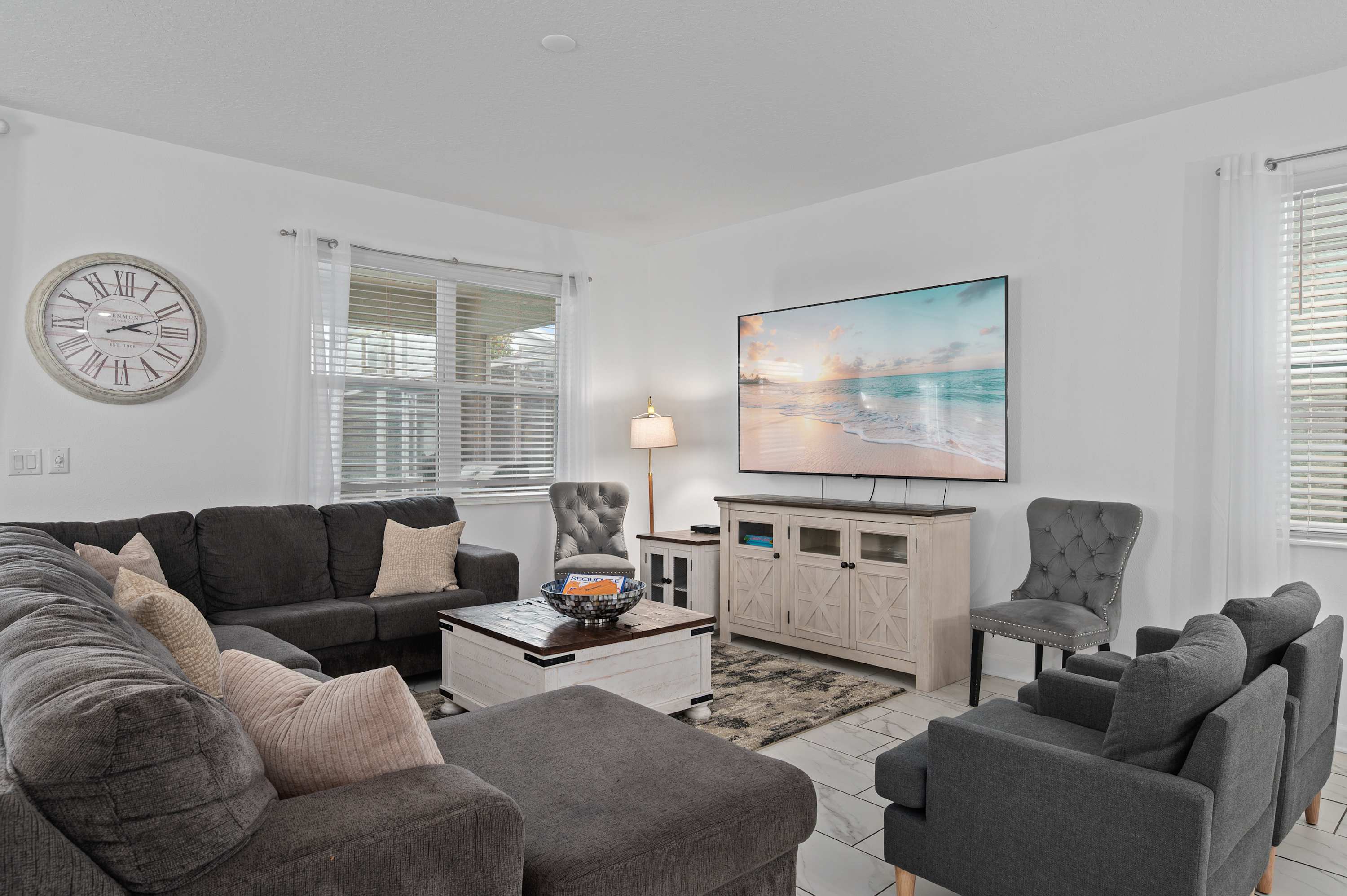 9BR Sleeps 26 – Private Pool & Spa Near Disney