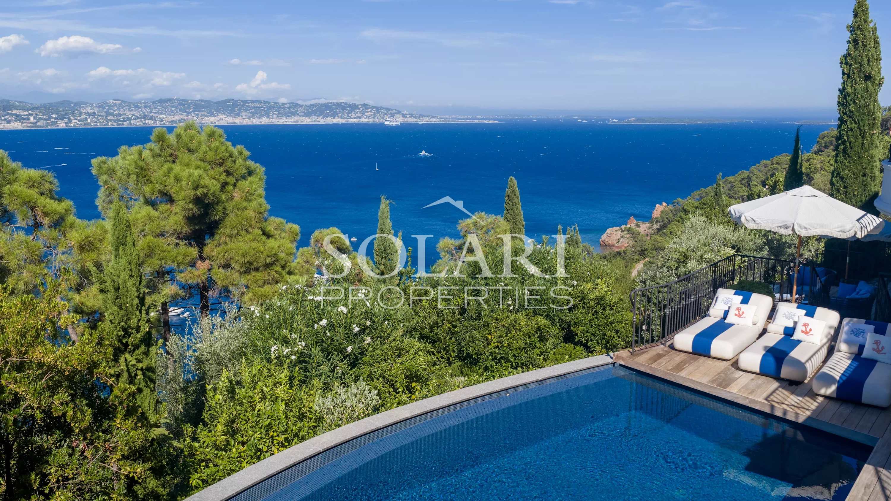 Luxury villa with pool close to beaches — Théoule-sur-Mer, Provence-Alpes-Côte d'Azur — vacation rental