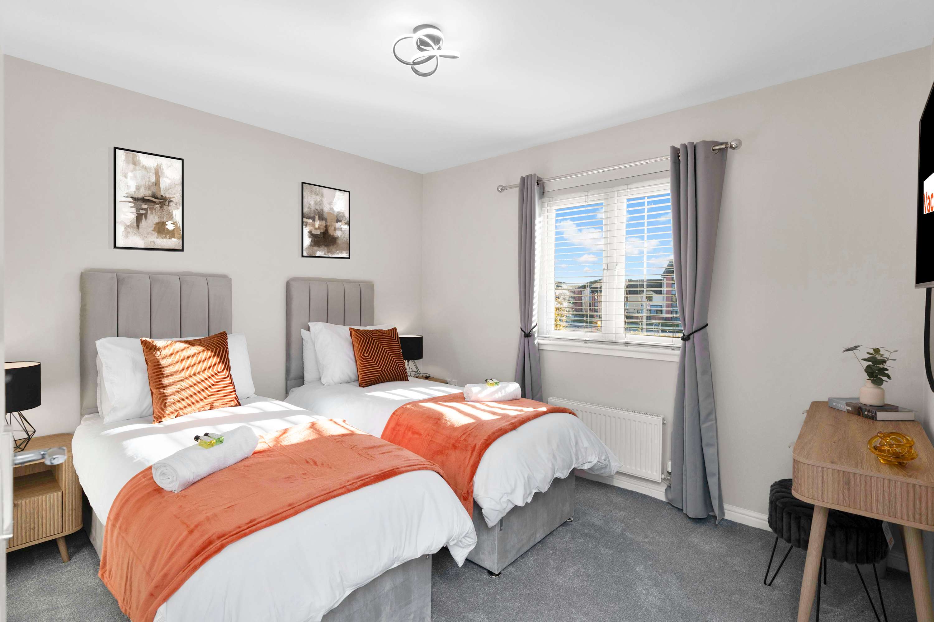 Nr Edinburgh/Rosyth Dockyard Stylish Home Sleeps 6 in Trondheim Parkway West 63 KY11 4HY - Property image 10 - VivreStays