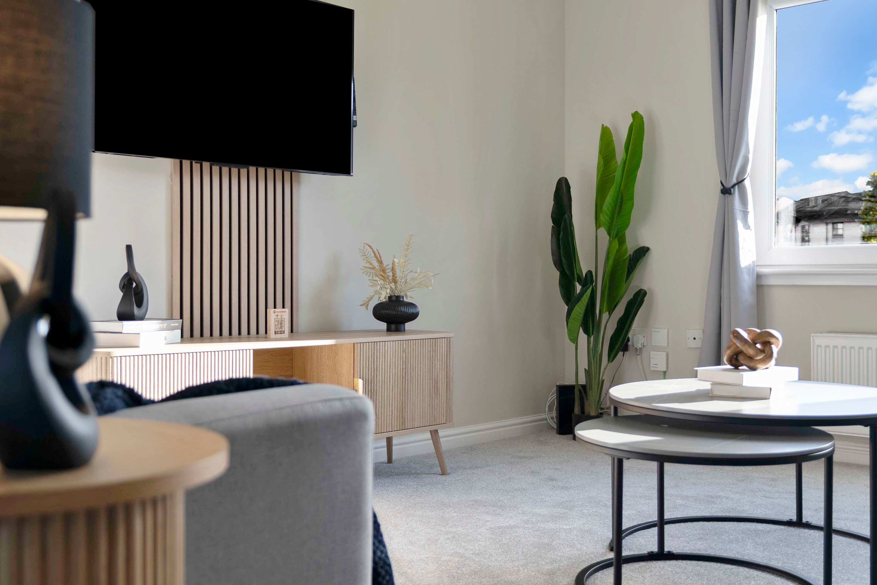 Nr Edinburgh/Rosyth Dockyard Stylish Home Sleeps 6 in Trondheim Parkway West 63 KY11 4HY - Property image 13 - VivreStays