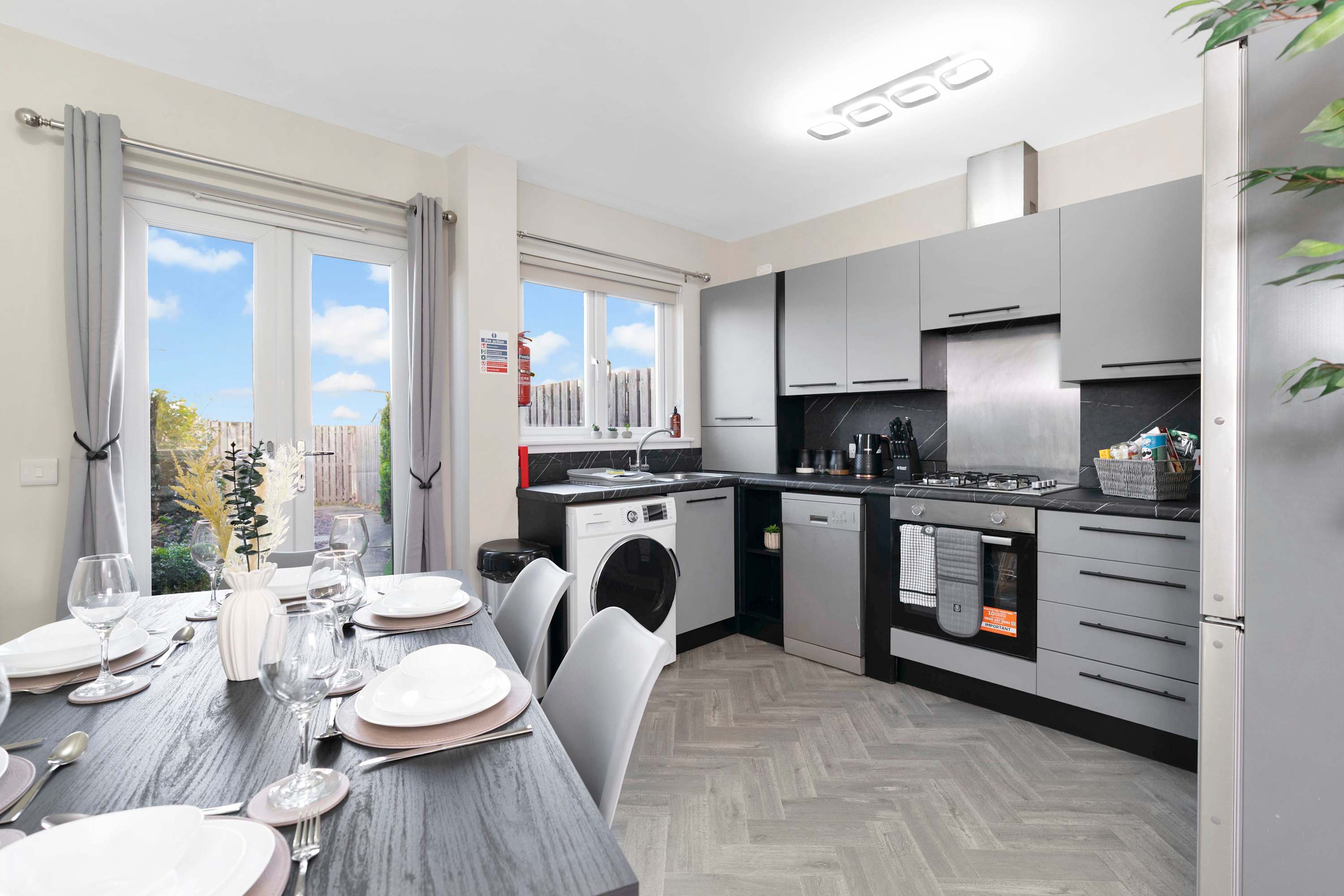 Nr Edinburgh/Rosyth Dockyard Stylish Home Sleeps 6 in Trondheim Parkway West 63 KY11 4HY - Property image 18 - VivreStays