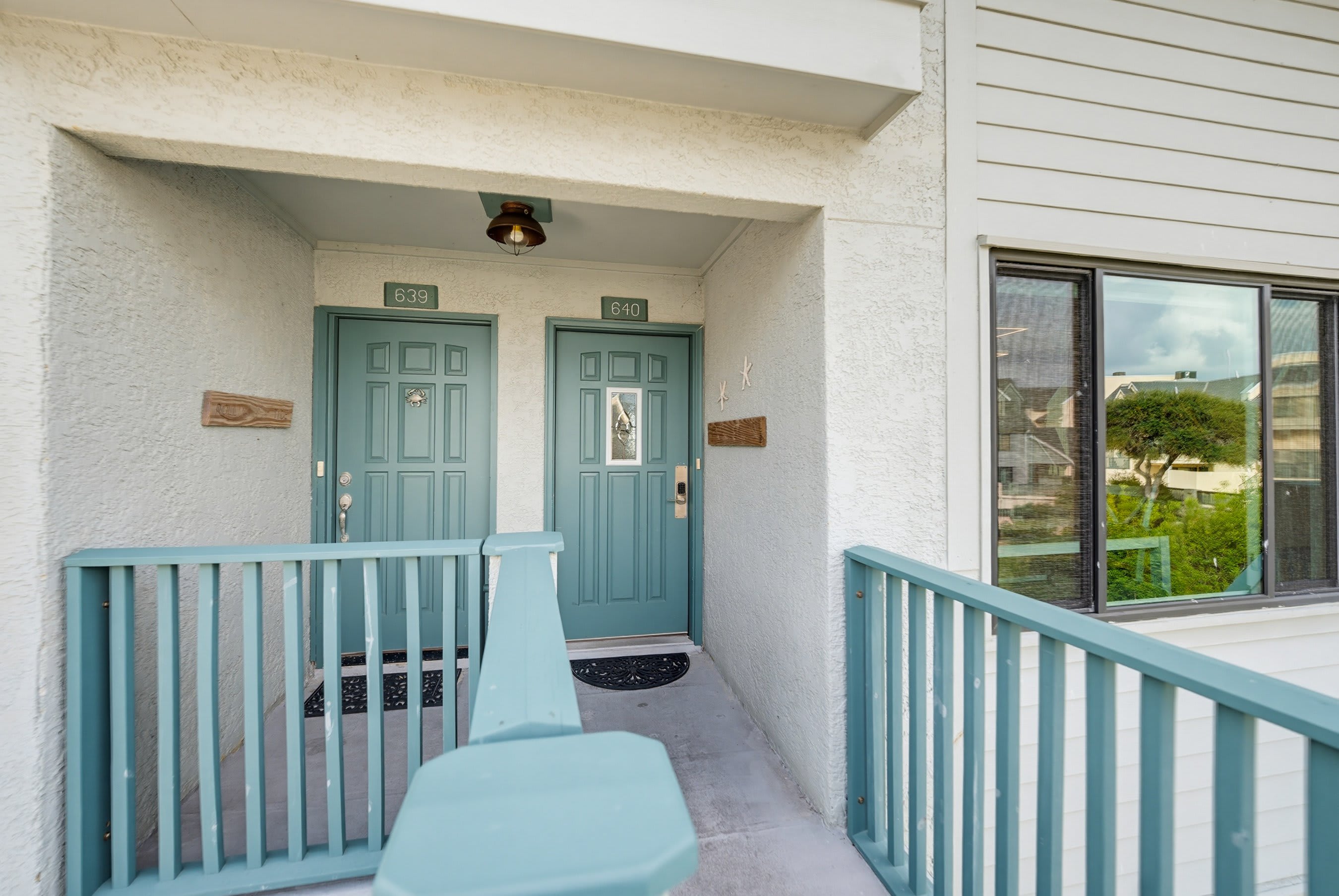 640 Newhaven | Photo 3