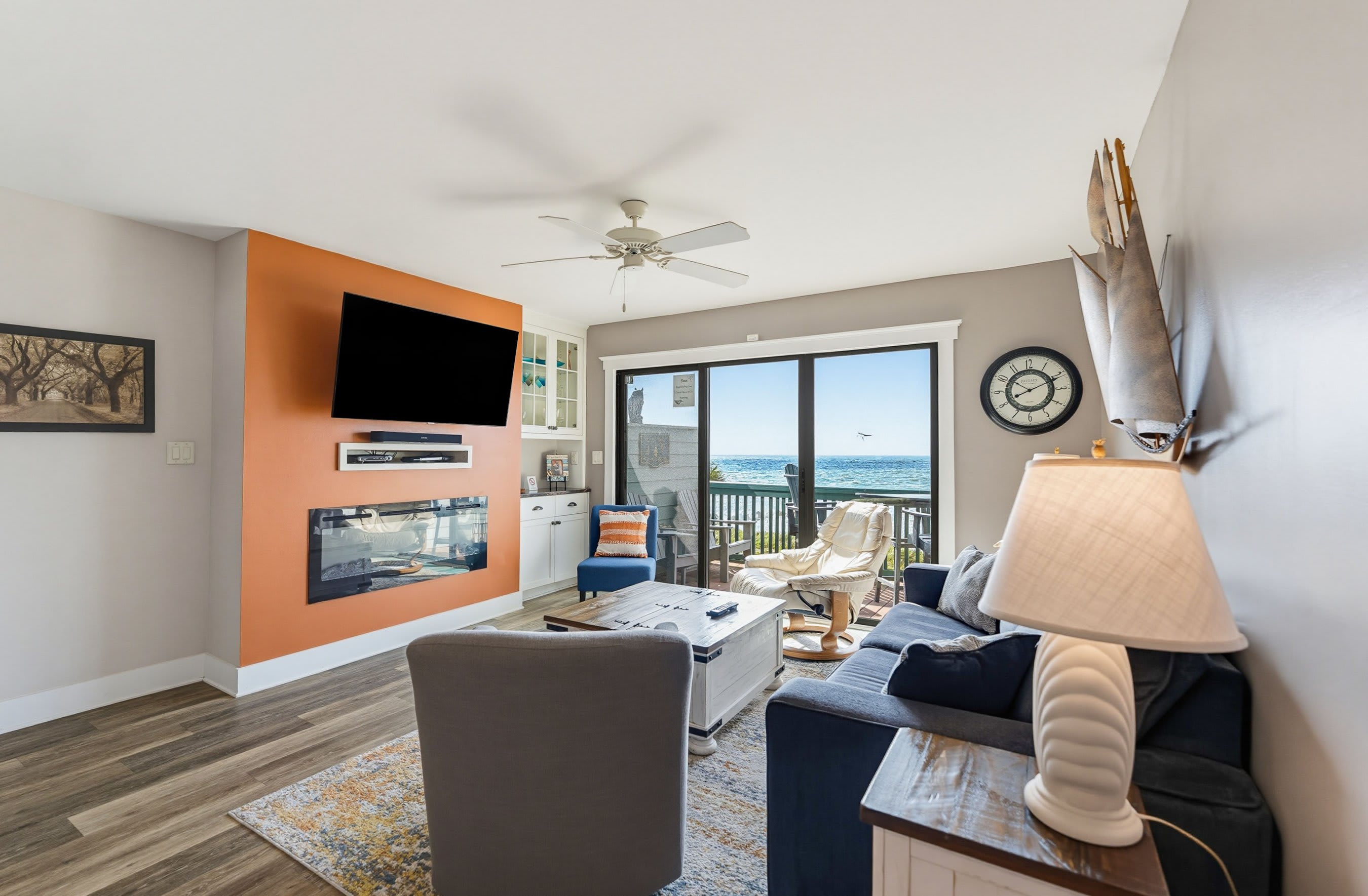 640 Newhaven | Photo 8