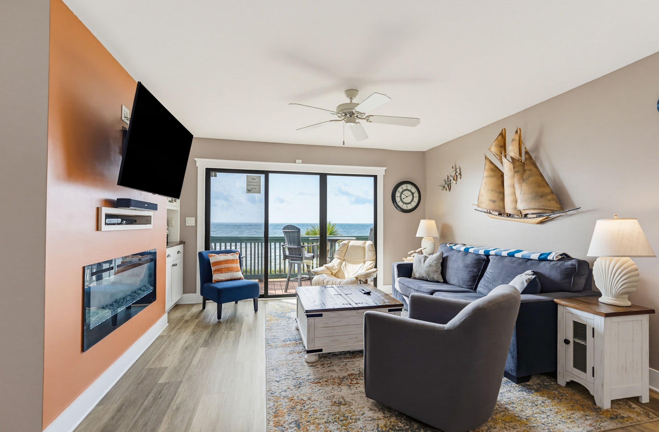 640 Newhaven | Photo 6