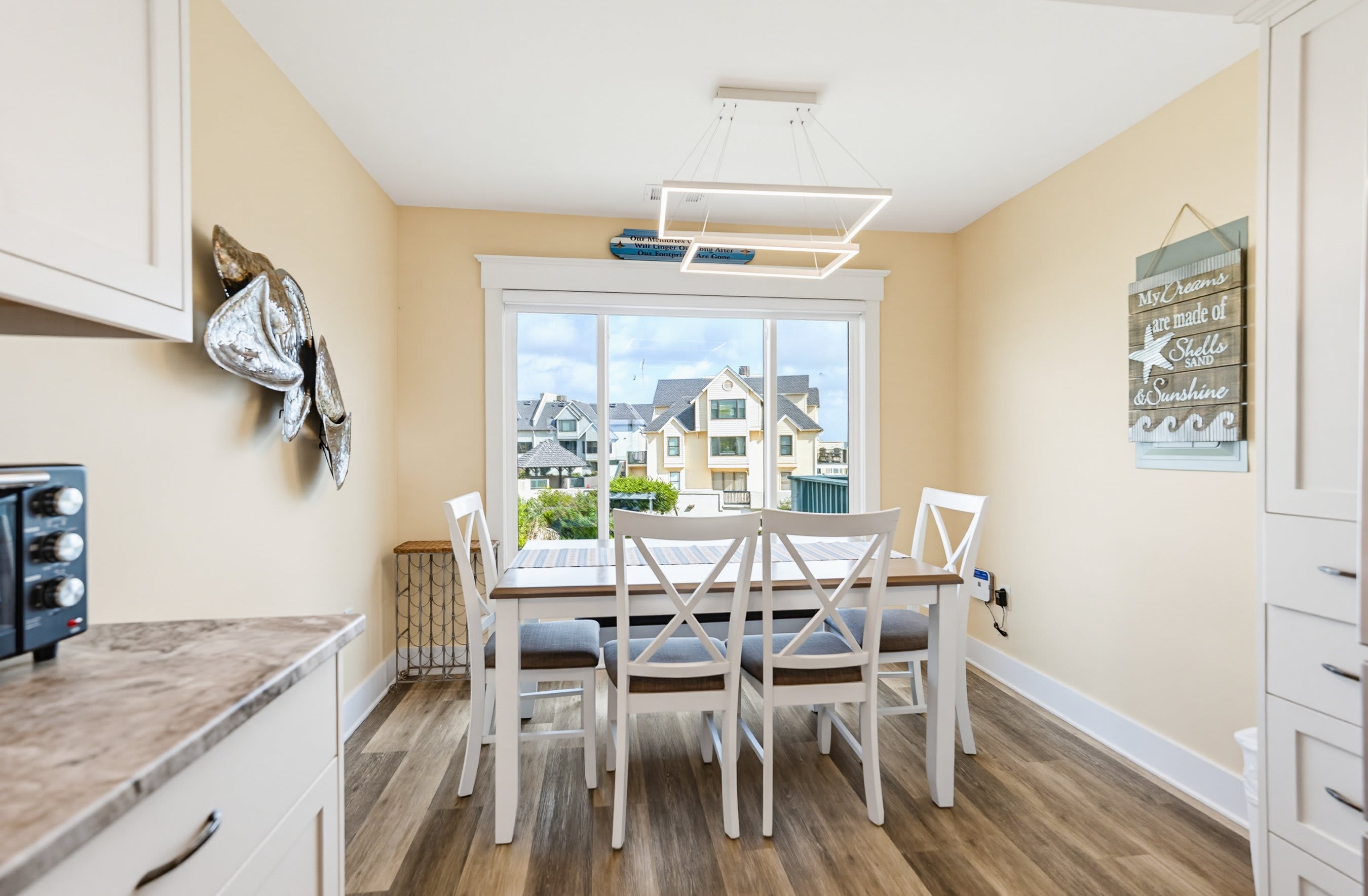 640 Newhaven | Photo 14