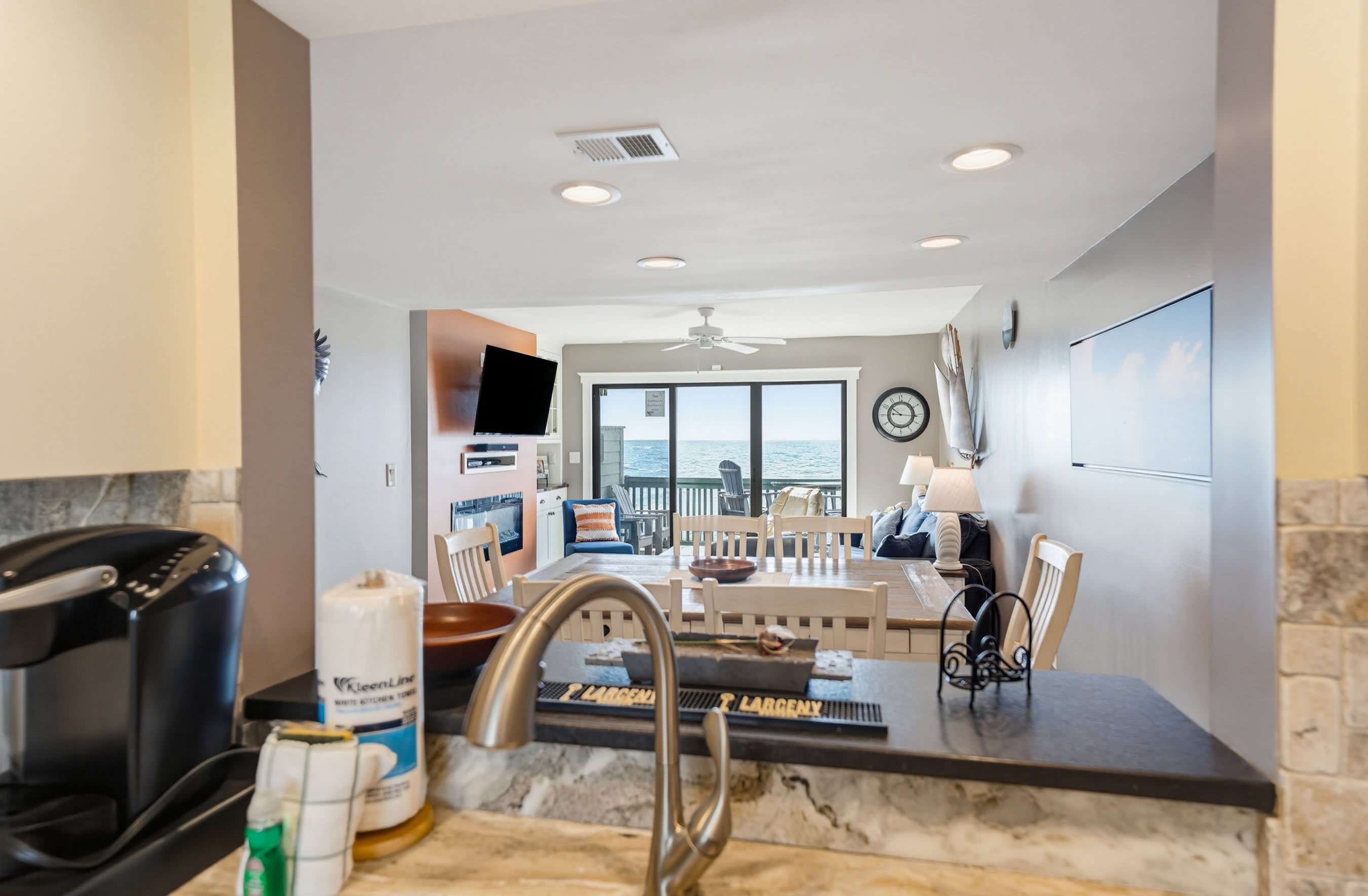 640 Newhaven | Photo 18