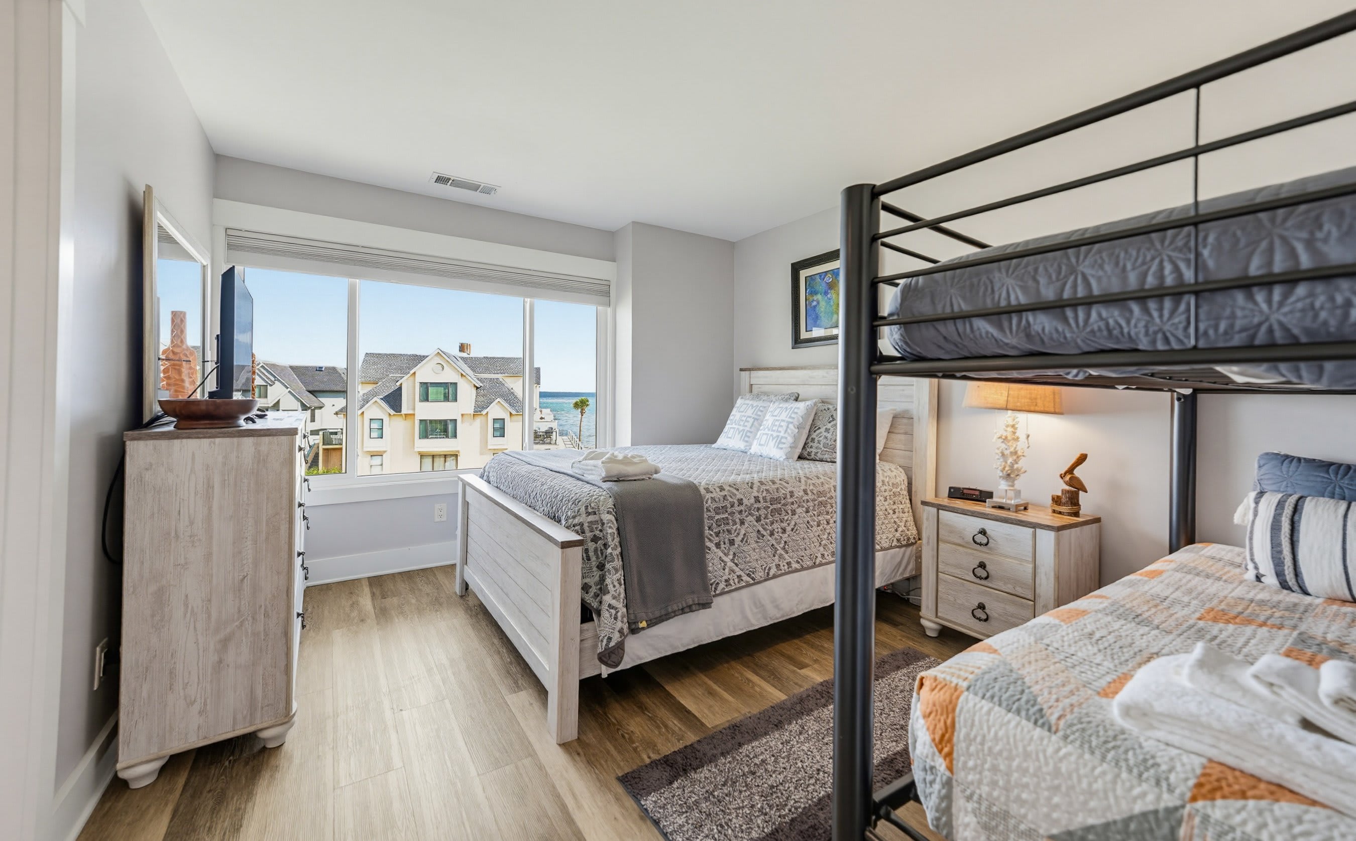 640 Newhaven | Photo 23