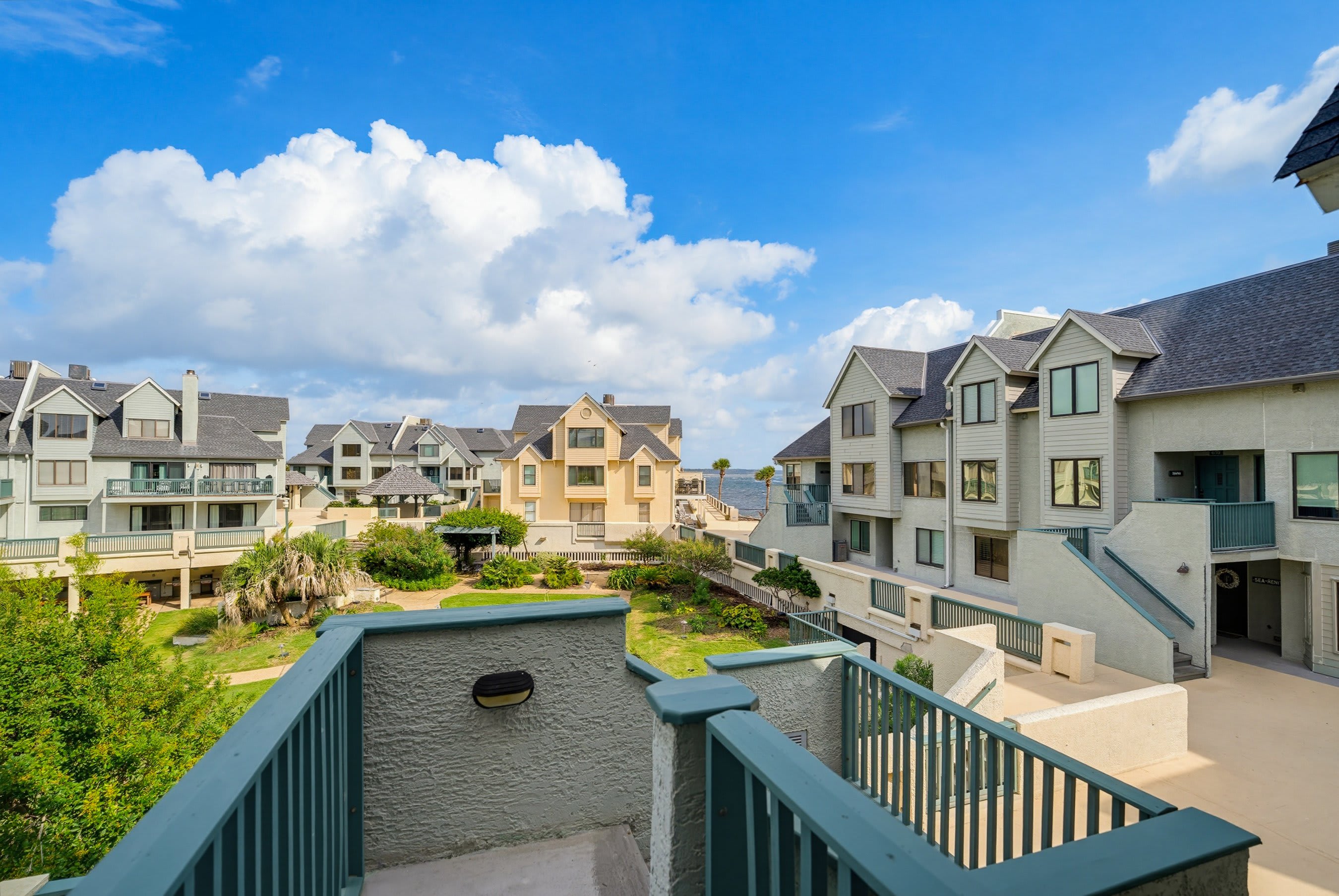 640 Newhaven | Photo 49