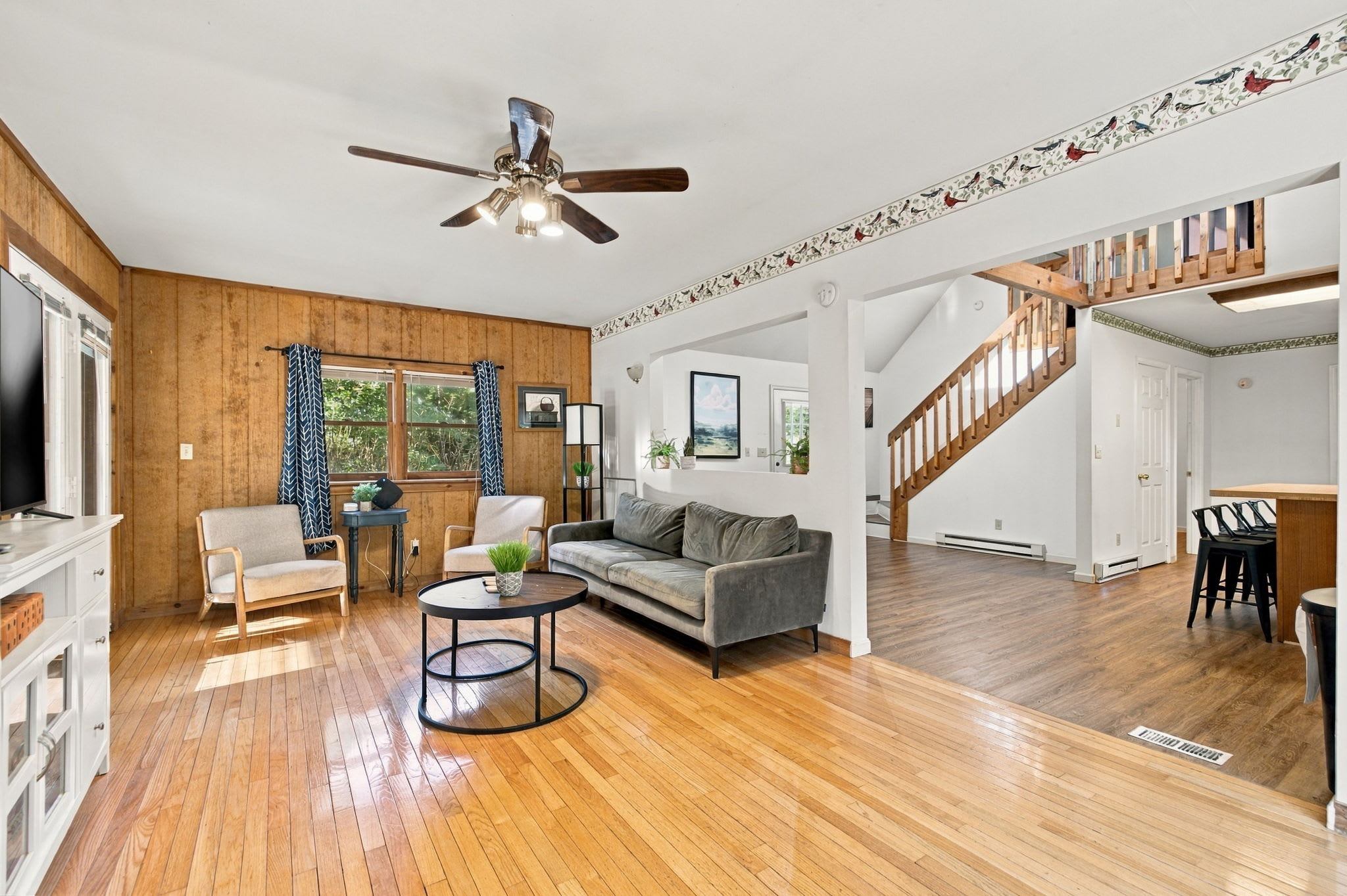 Group-friendly cabin w/ hot tub & deck