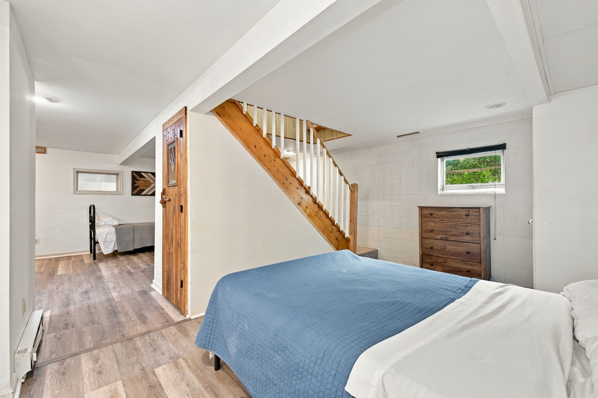 Group-friendly cabin w/ hot tub & deck