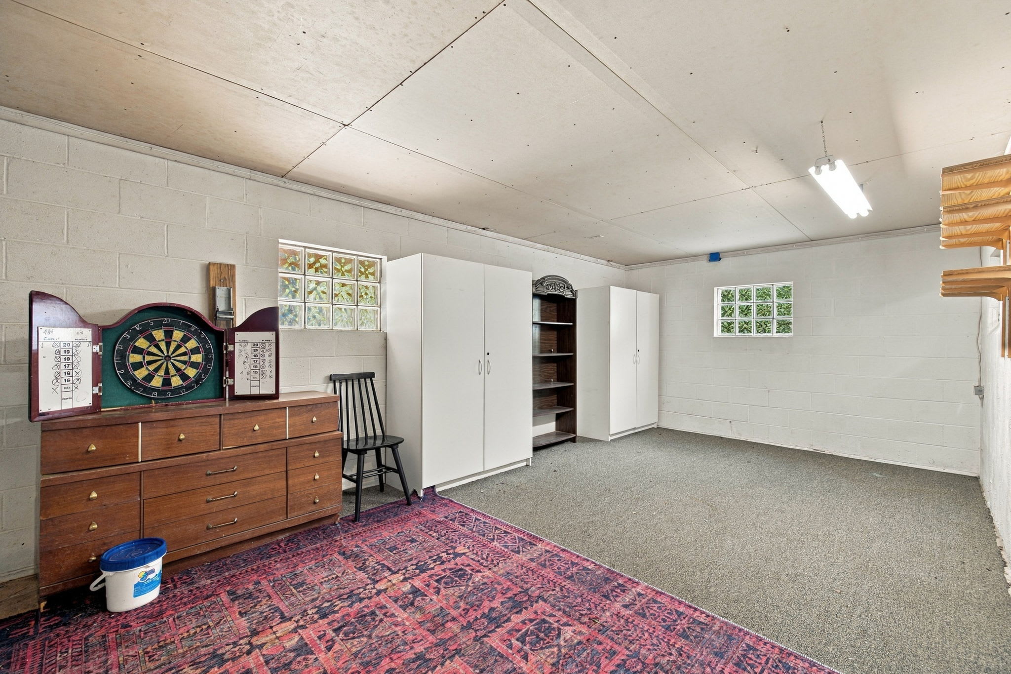 Group-friendly cabin w/ hot tub & deck