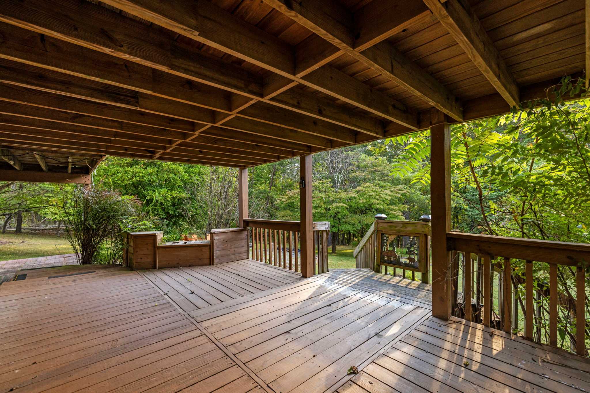 Group-friendly cabin w/ hot tub & deck