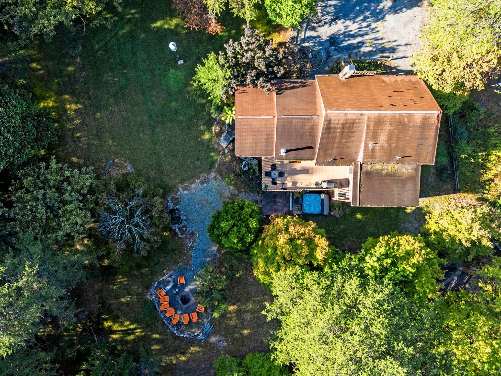 Group-friendly cabin w/ hot tub & deck