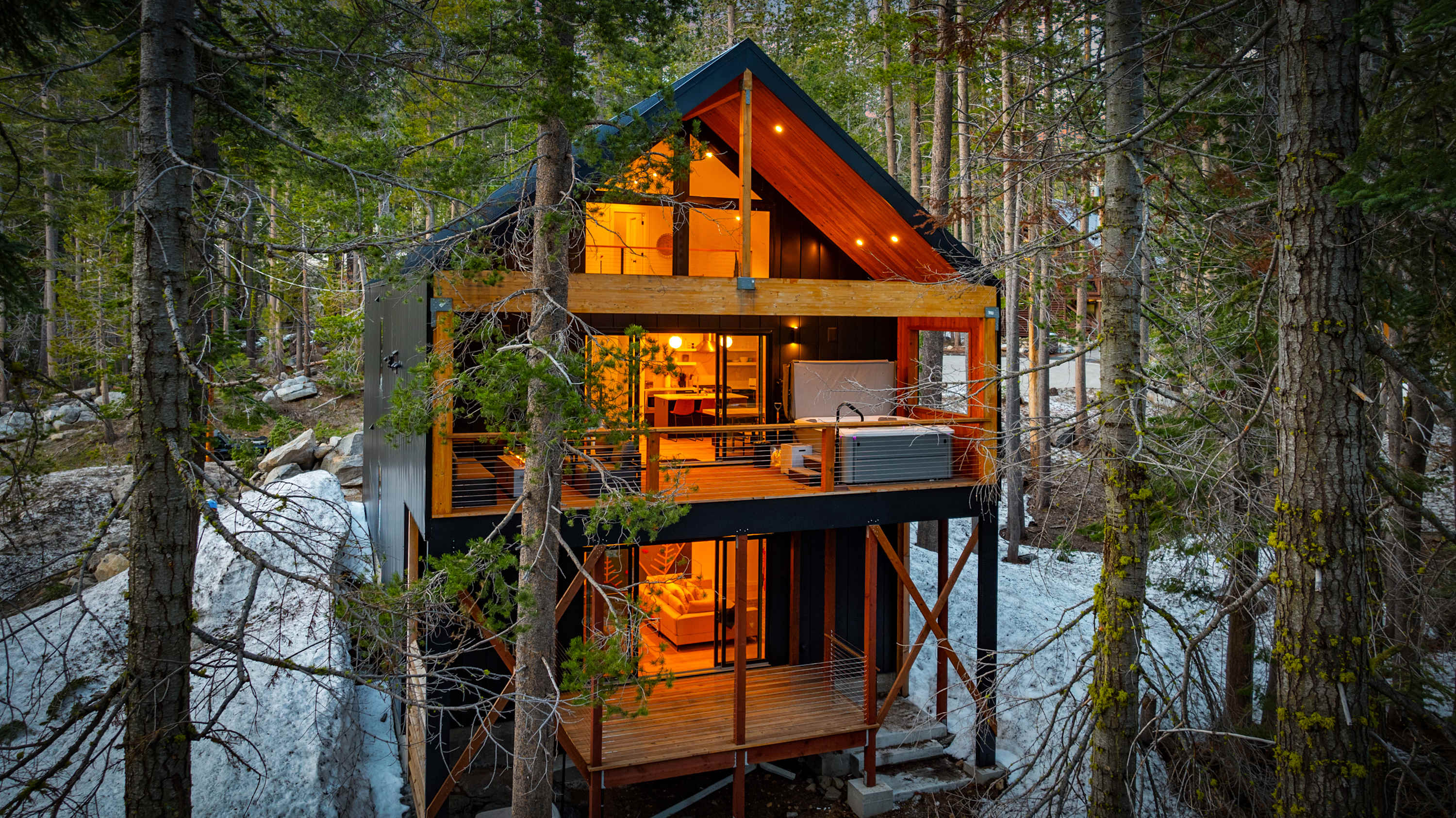 Donner Summit | Hot Tub, Fireplace & Mountain Views