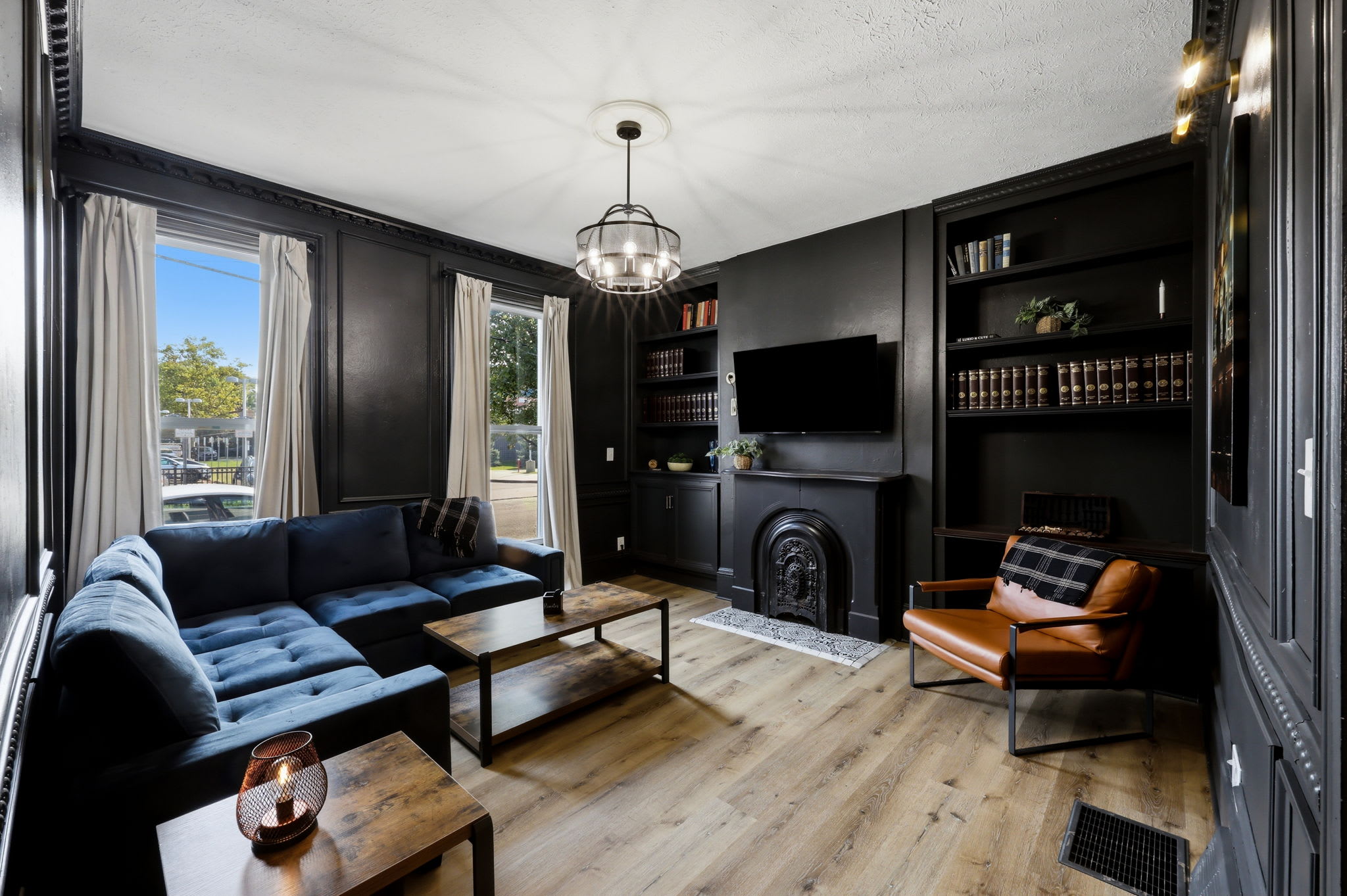 Heart of Ohio City, Sleeps 8 & Fenced Yard — Cleveland, OH — vacation rental