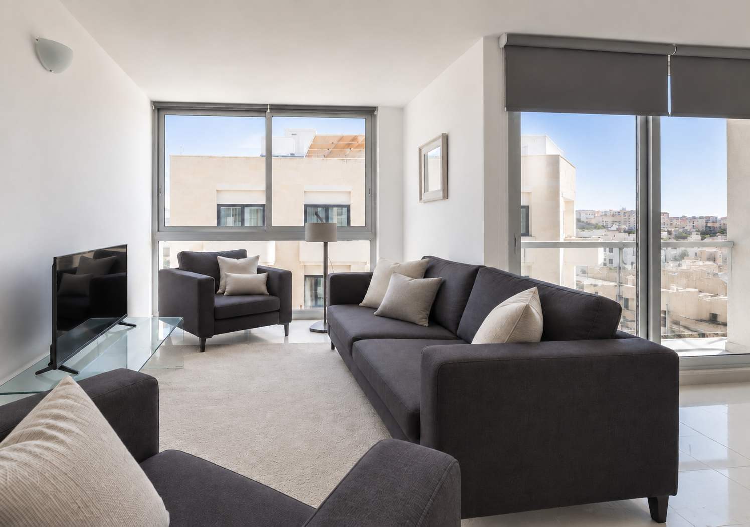 Spacious 3BR Near Spinola & St George's Bay — Saint Julian's, Saint Julian — vacation rental