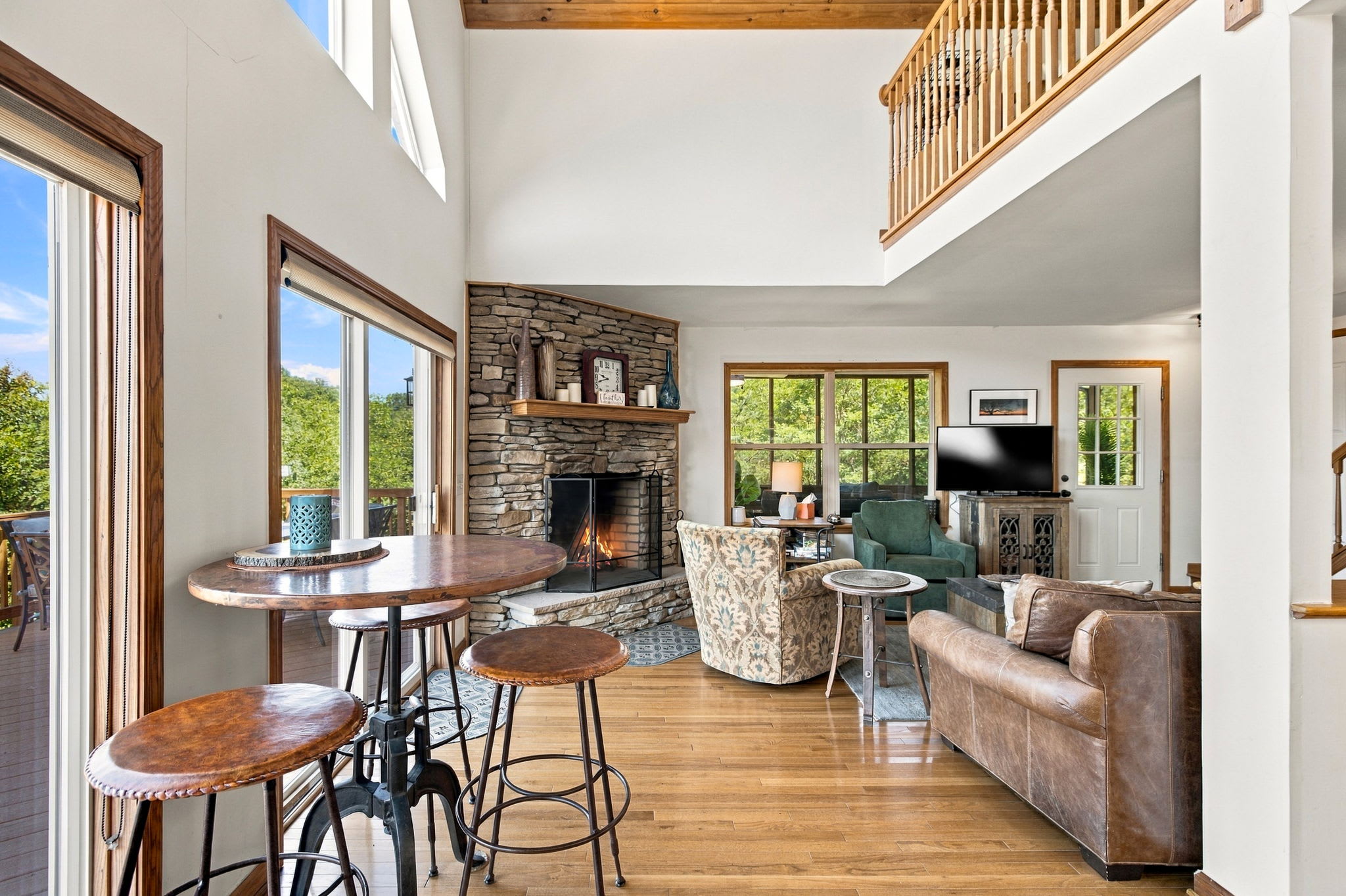 Berkeley Springs w/Hot Tub + Game Room + Fire Pit