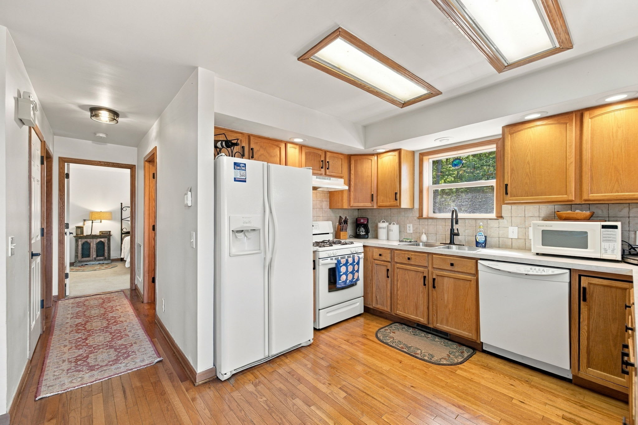 Berkeley Springs w/Hot Tub + Game Room + Fire Pit