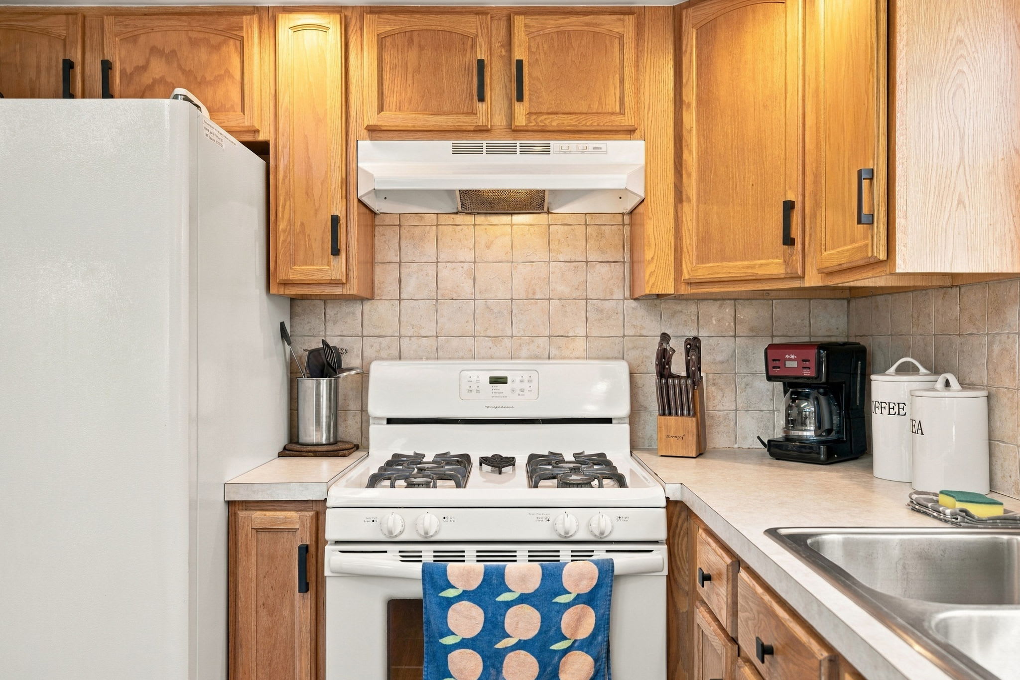 Berkeley Springs w/Hot Tub + Game Room + Fire Pit