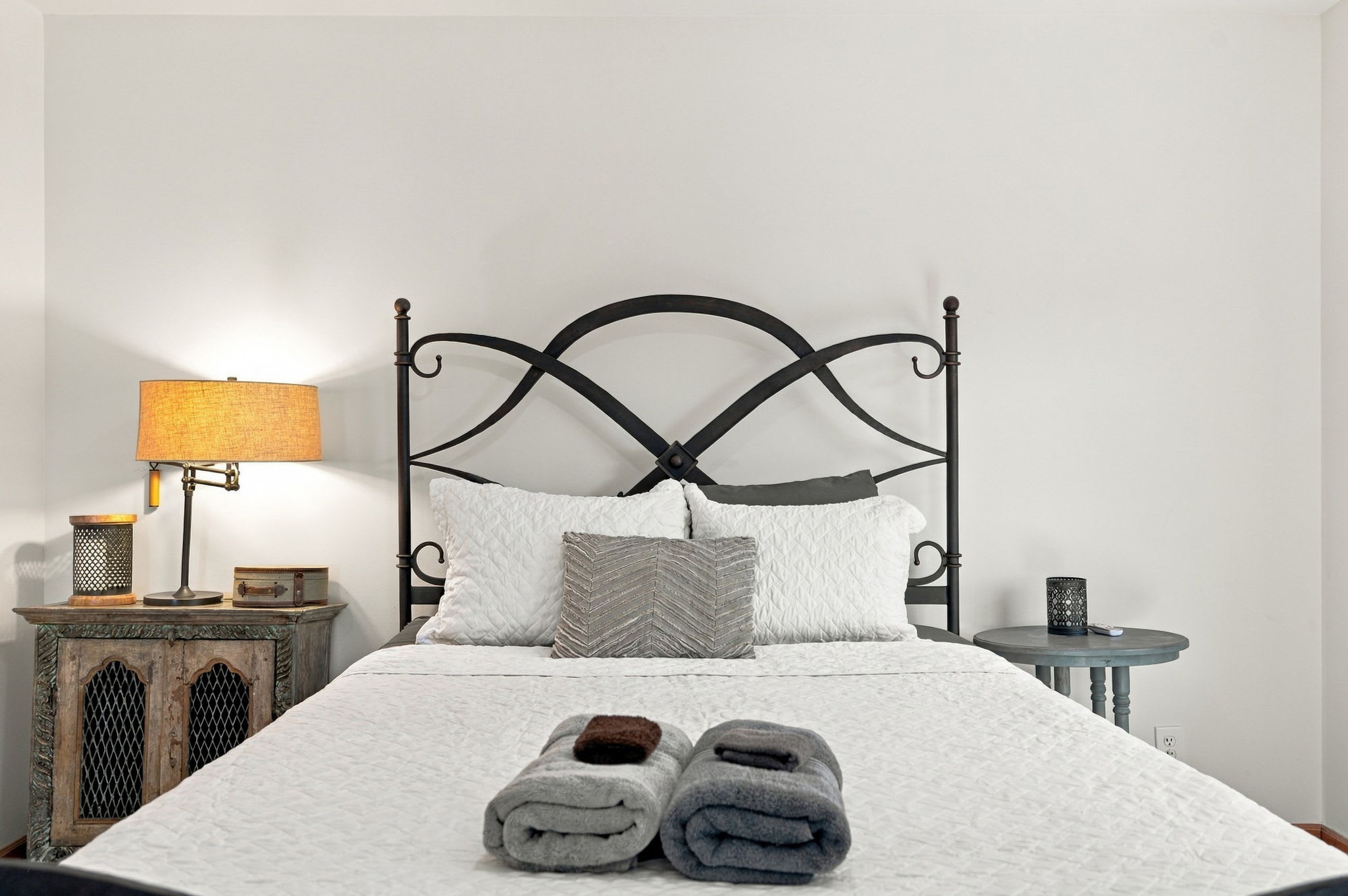 Berkeley Springs w/Hot Tub + Game Room + Fire Pit