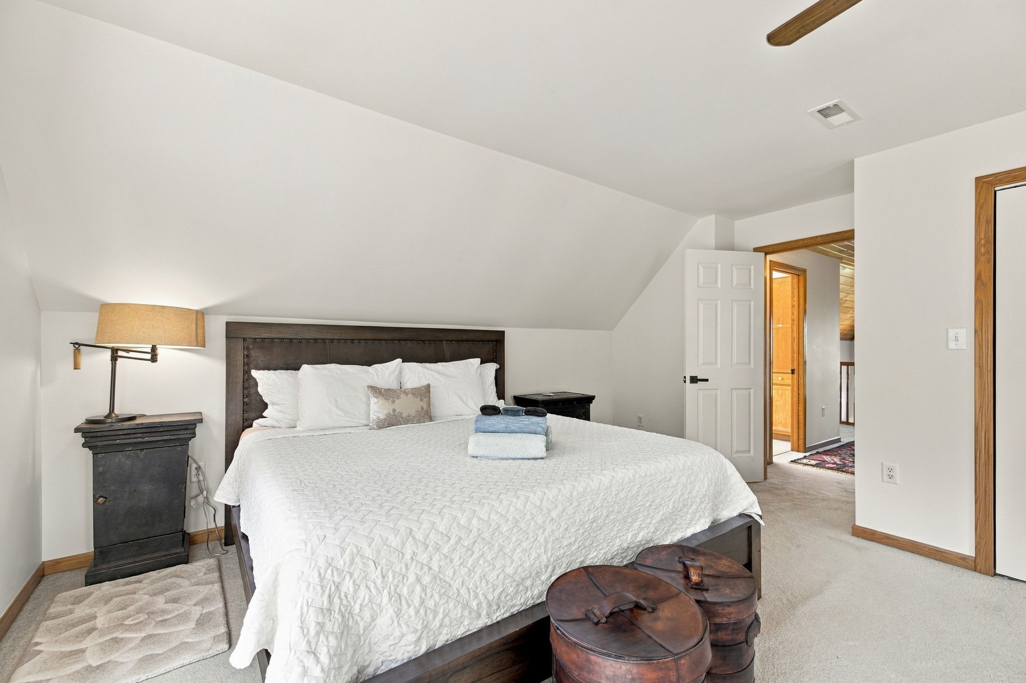 Berkeley Springs w/Hot Tub + Game Room + Fire Pit