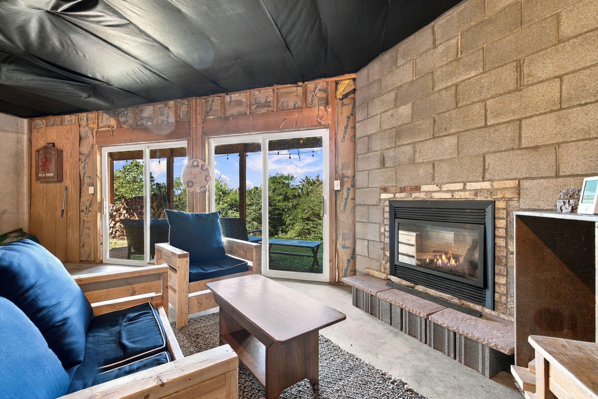 Berkeley Springs w/Hot Tub + Game Room + Fire Pit