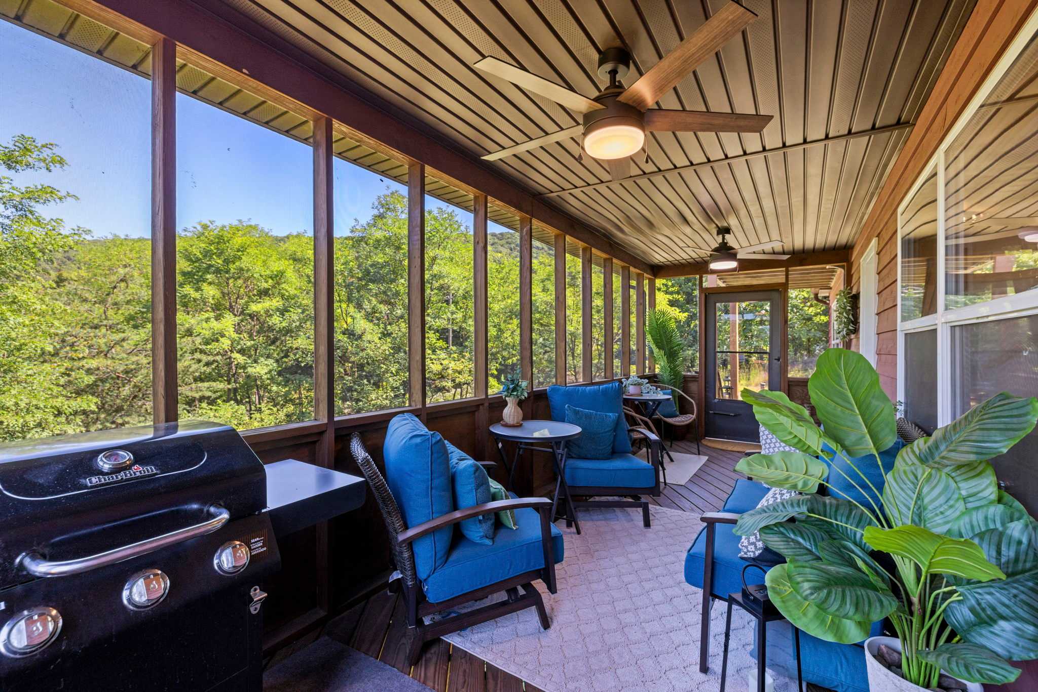 Berkeley Springs w/Hot Tub + Game Room + Fire Pit