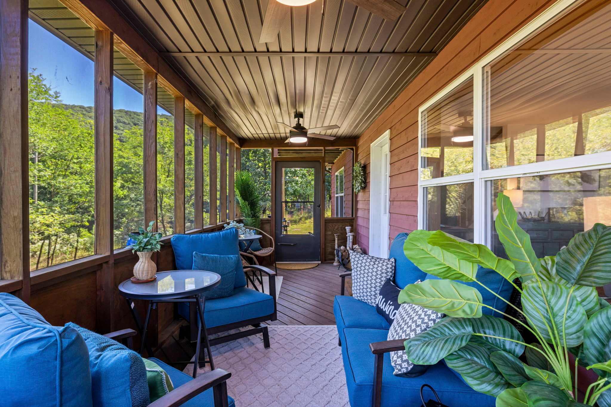 Berkeley Springs w/Hot Tub + Game Room + Fire Pit