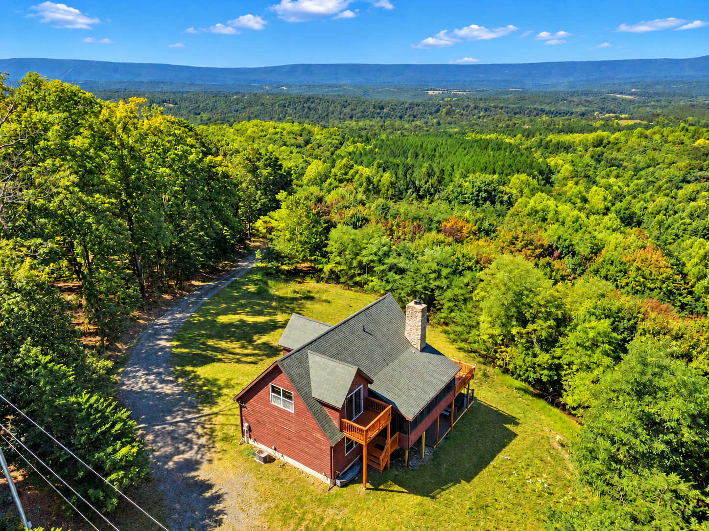Berkeley Springs w/Hot Tub + Game Room + Fire Pit