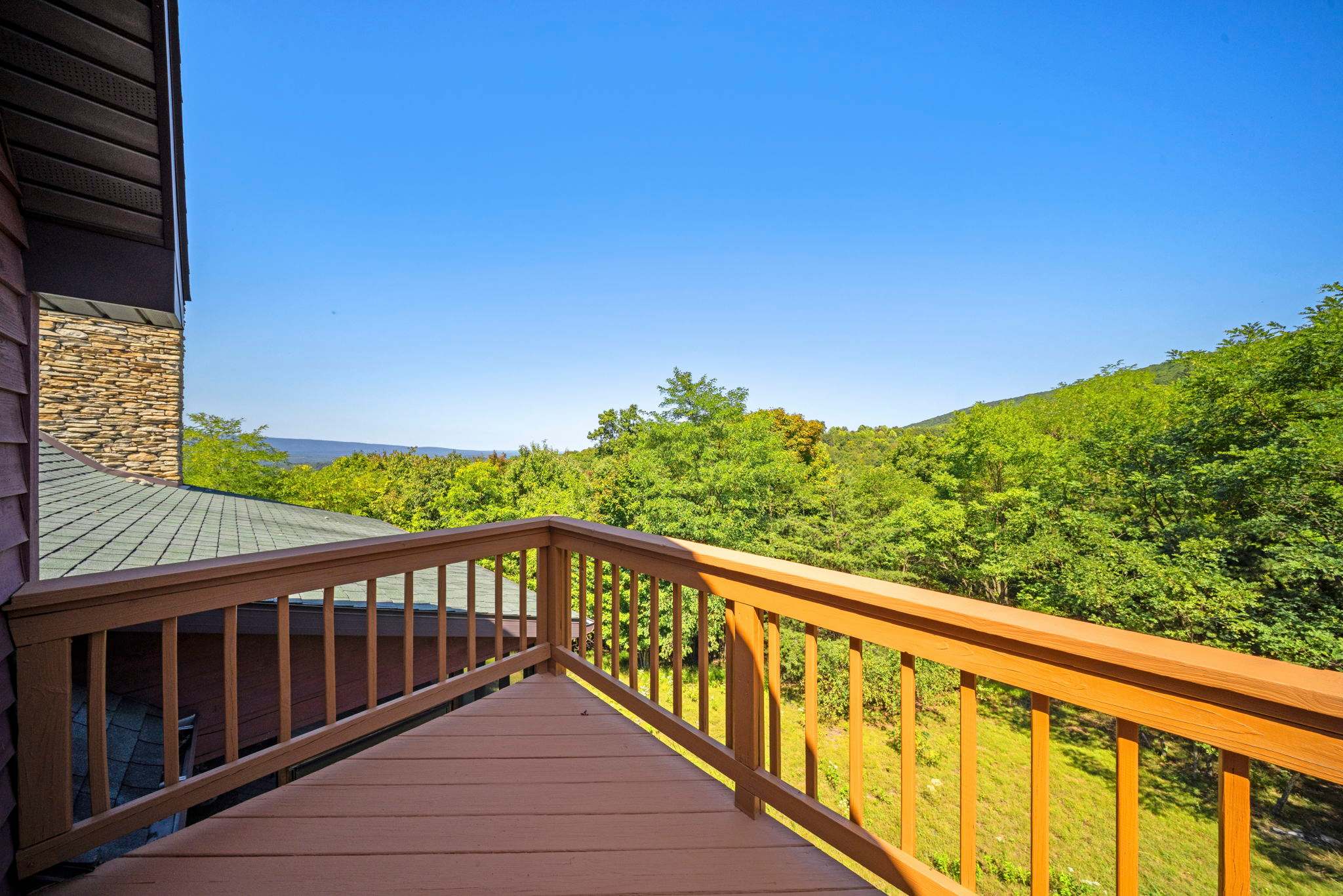Berkeley Springs w/Hot Tub + Game Room + Fire Pit