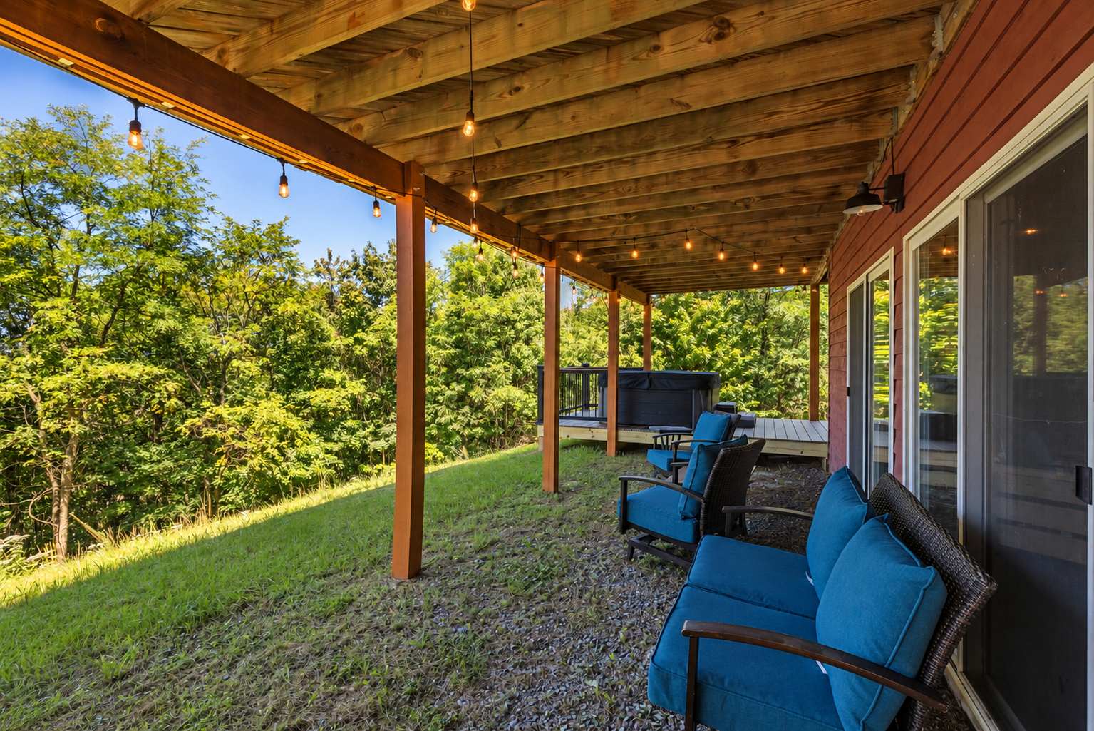 Berkeley Springs w/Hot Tub + Game Room + Fire Pit