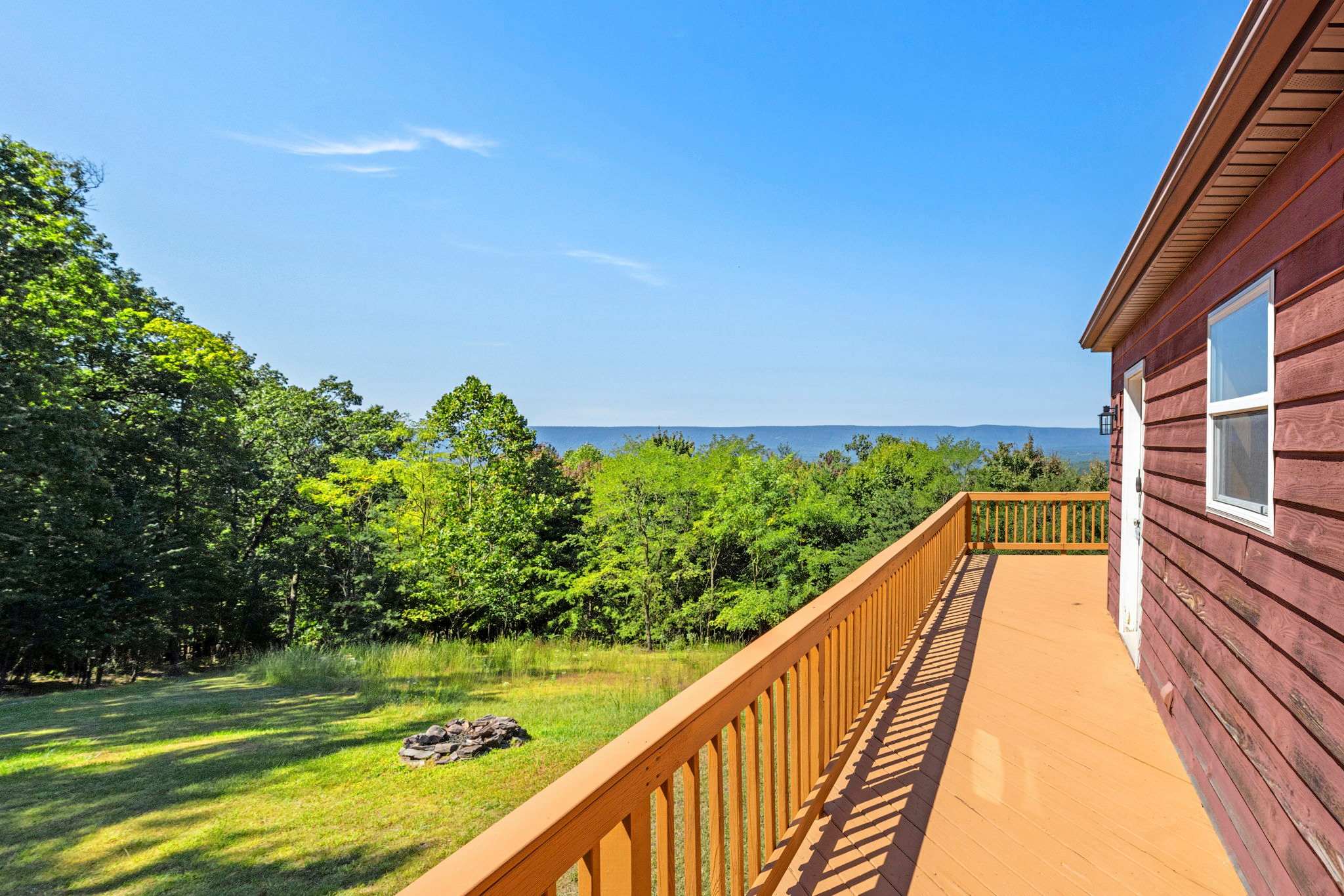 Berkeley Springs w/Hot Tub + Game Room + Fire Pit